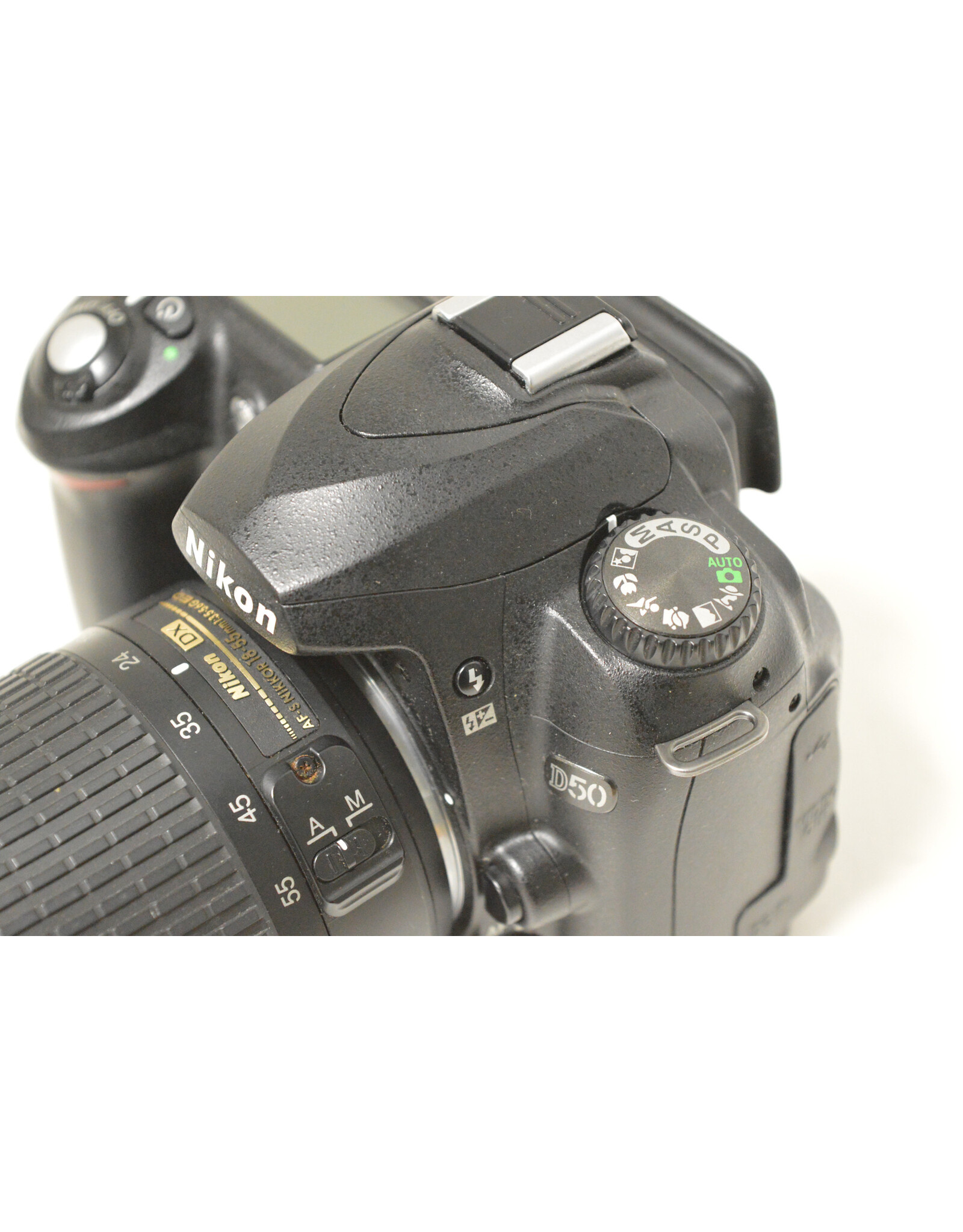 Nikon Nikon D50 with 18-55mm Lens (Pre-owned)