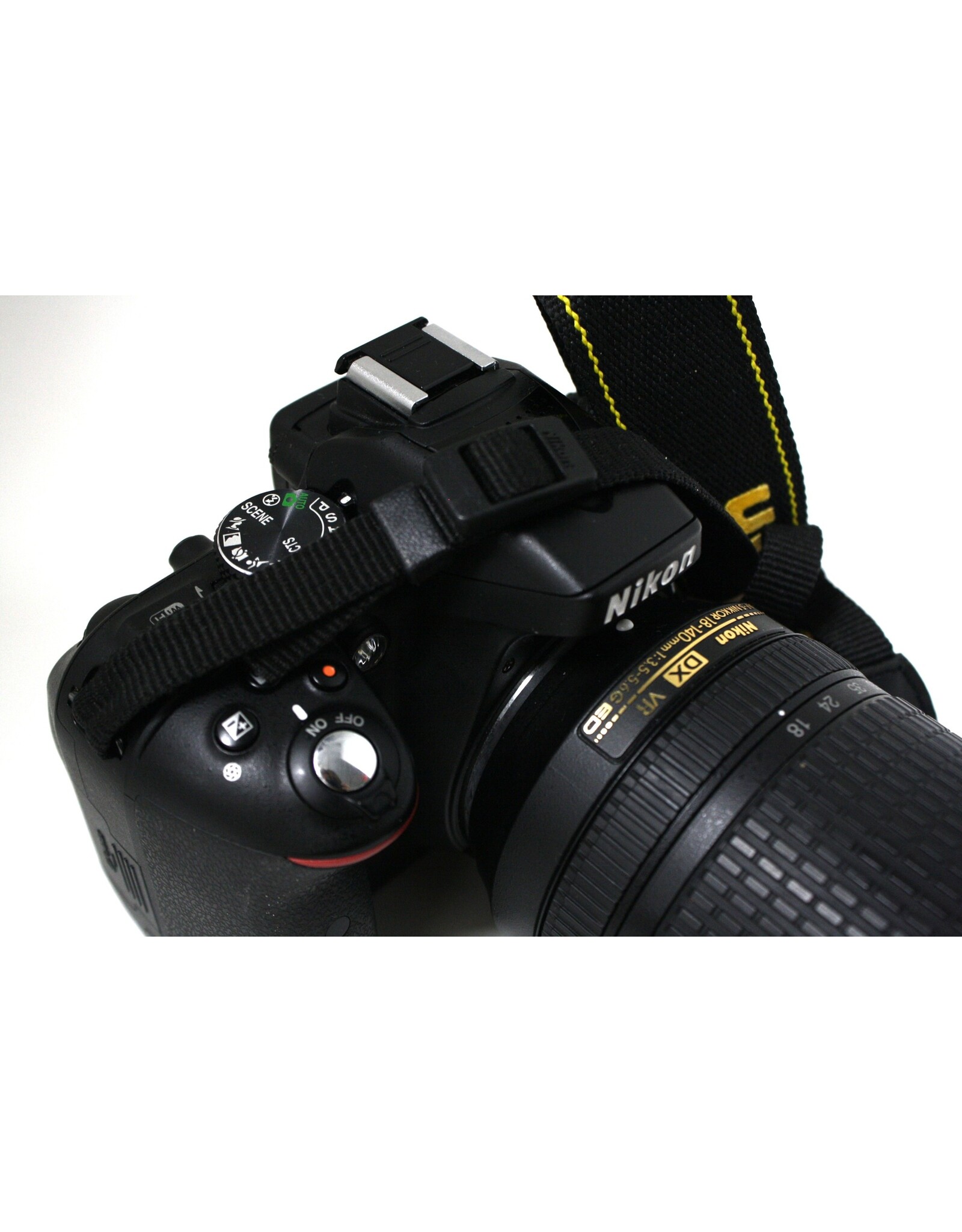 Nikon D5300 with AF-S 18-140mm VR Black (Pre-owned)