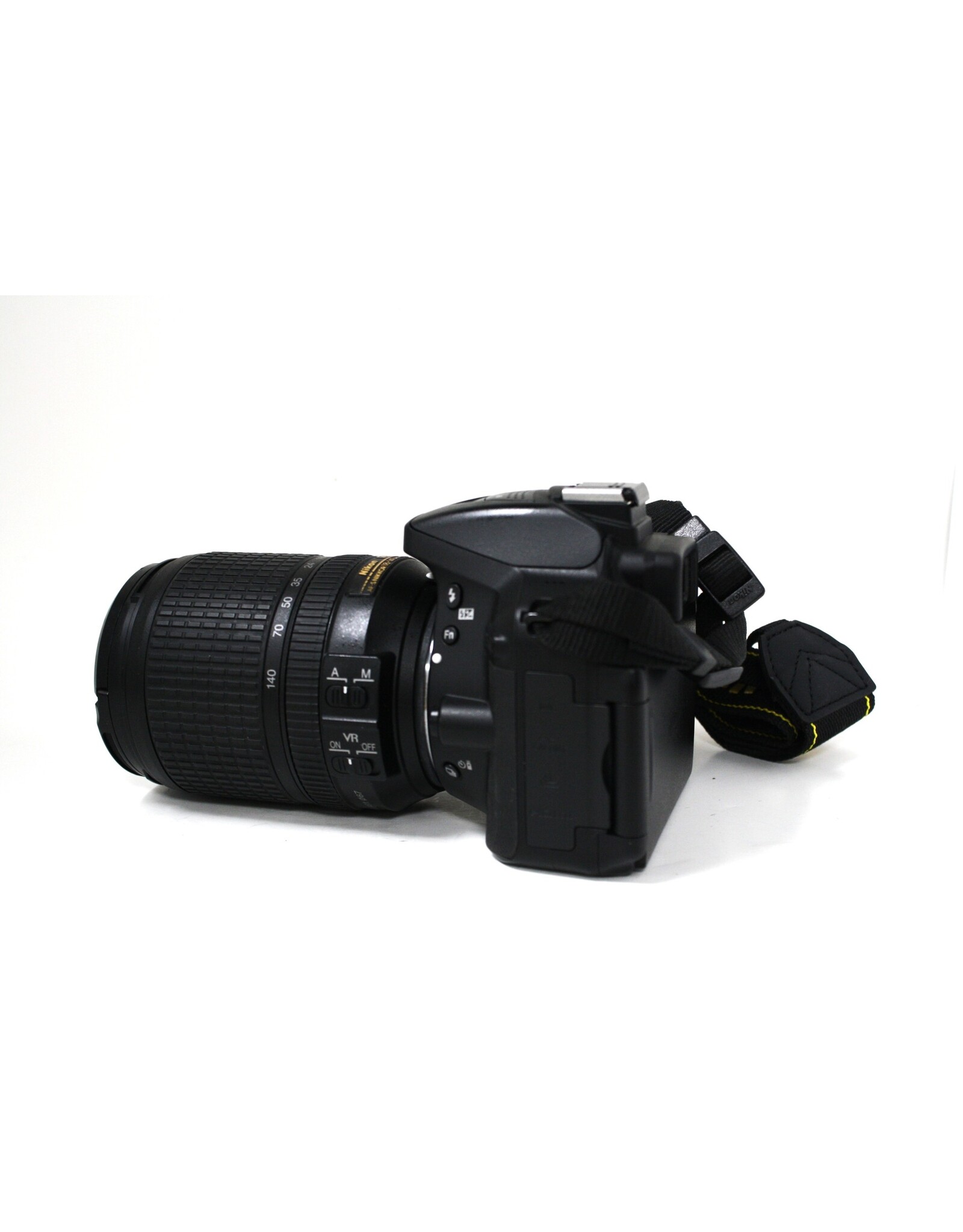 Nikon D5300 with AF-S 18-140mm VR Black (Pre-owned)