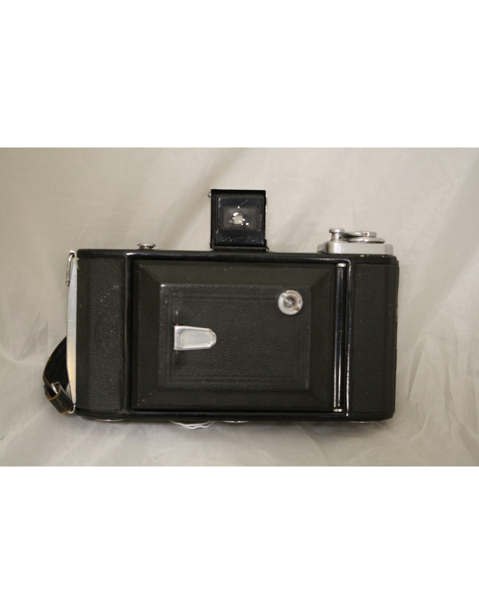 ツァイスイコン Zeiss Ikon Ikonta 521/2 Zeiss Ikon Ikonta C 521/2 - my golden oldie · Lomography