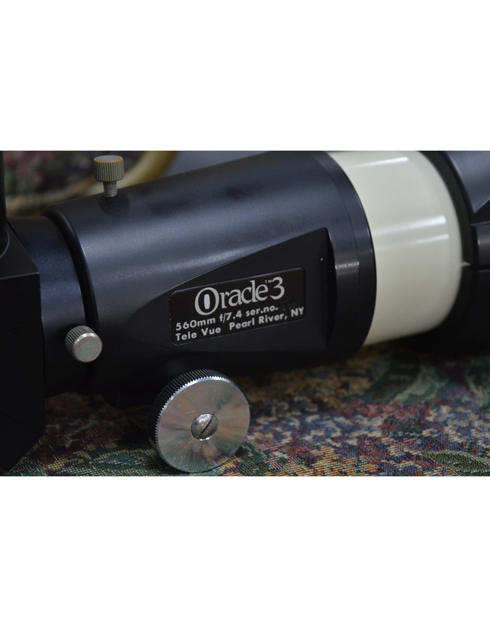 Tele Vue Tele Vue Oracle 3  Triplet Apochromatic 560mm f7.4 Refractor w/Case + Tele Vue Diagonal with Case (Pre-Owned)
