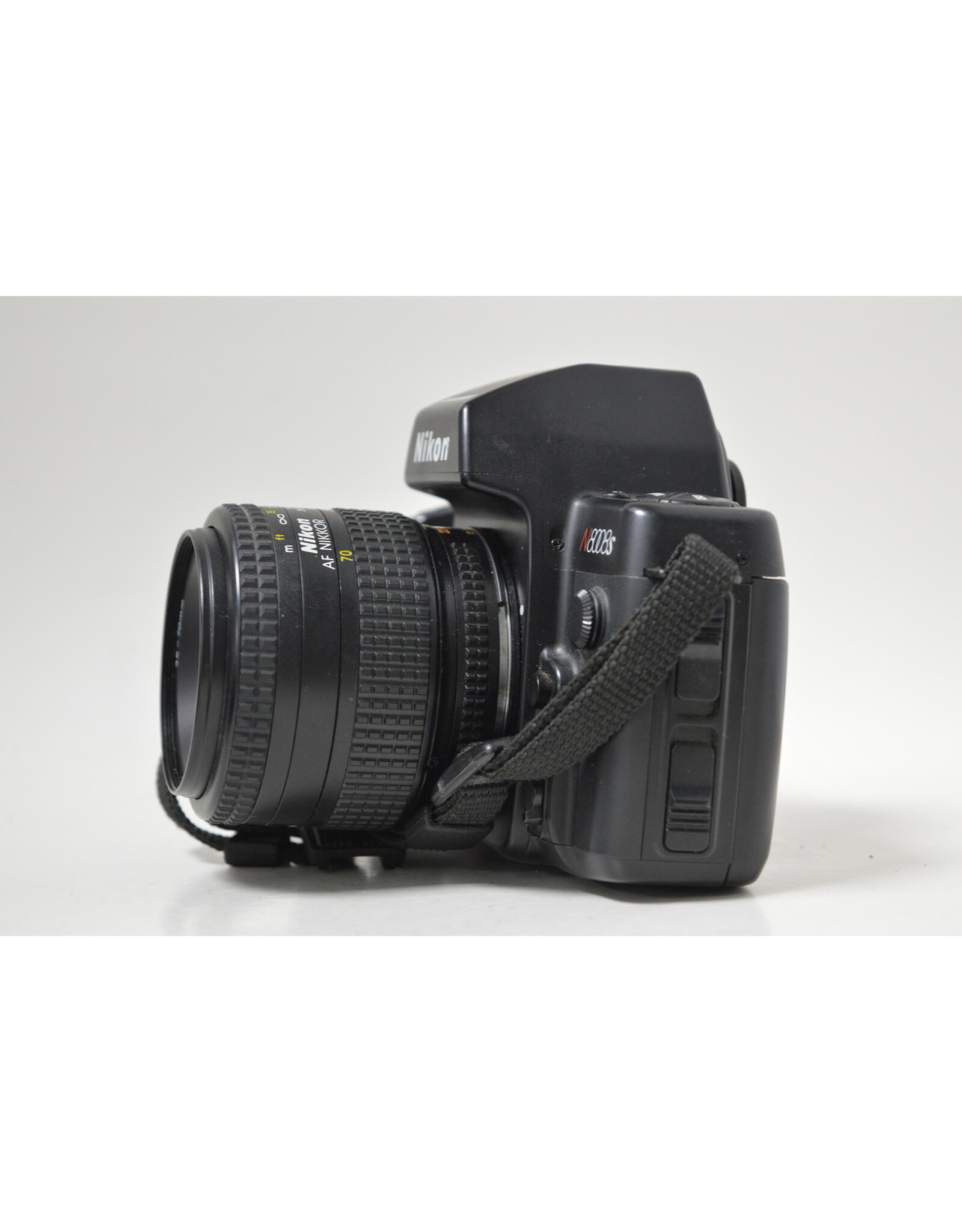 Nikon Nikon N8008s 35mm SLR Camera  with AF Nikkor 35-70mm f3.3-4.5 Lens
