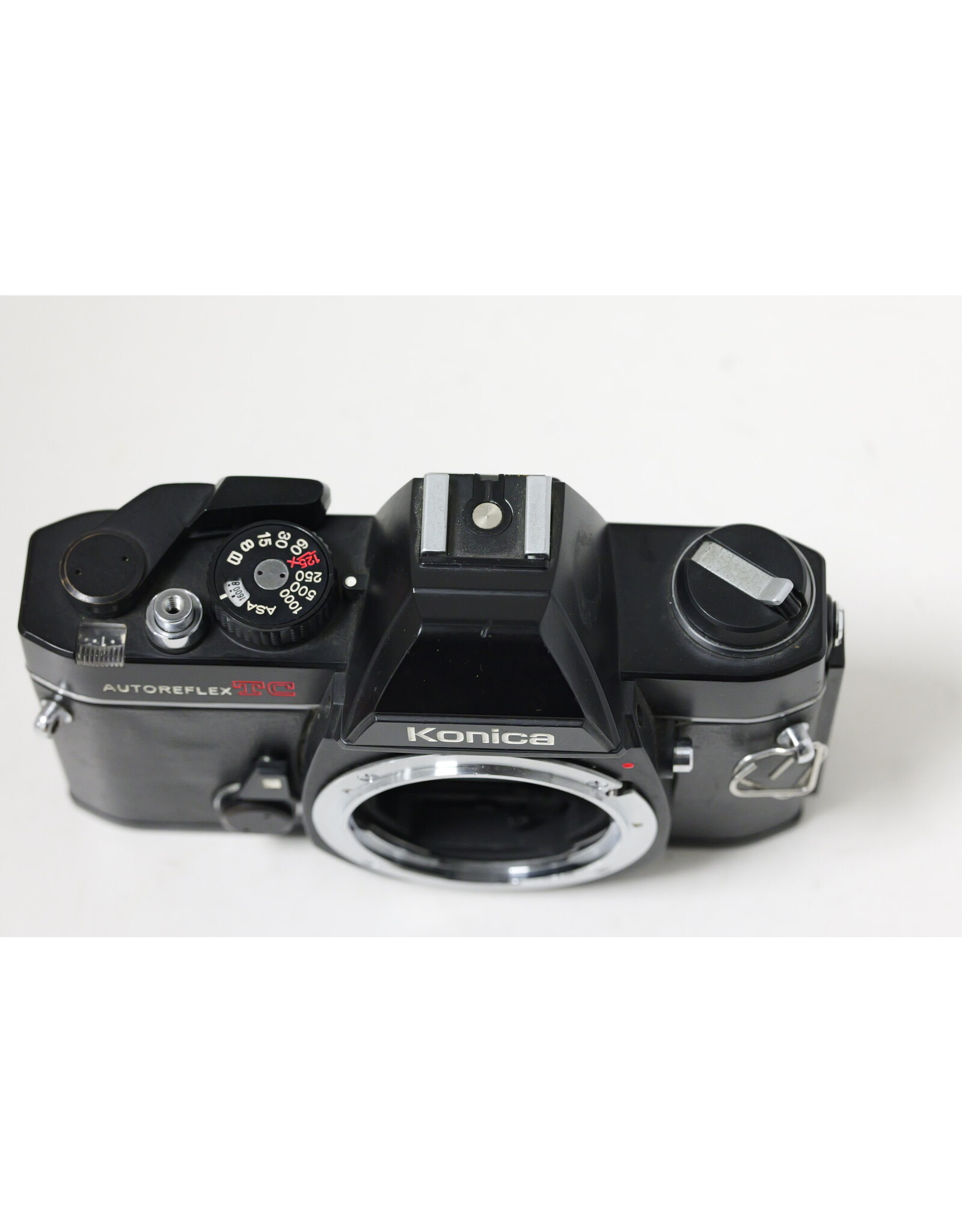 Konica Konica Autoreflex TC 35mm Film SLR with Vivitar 28mm 2.8 lens (METER NOT WORKING)