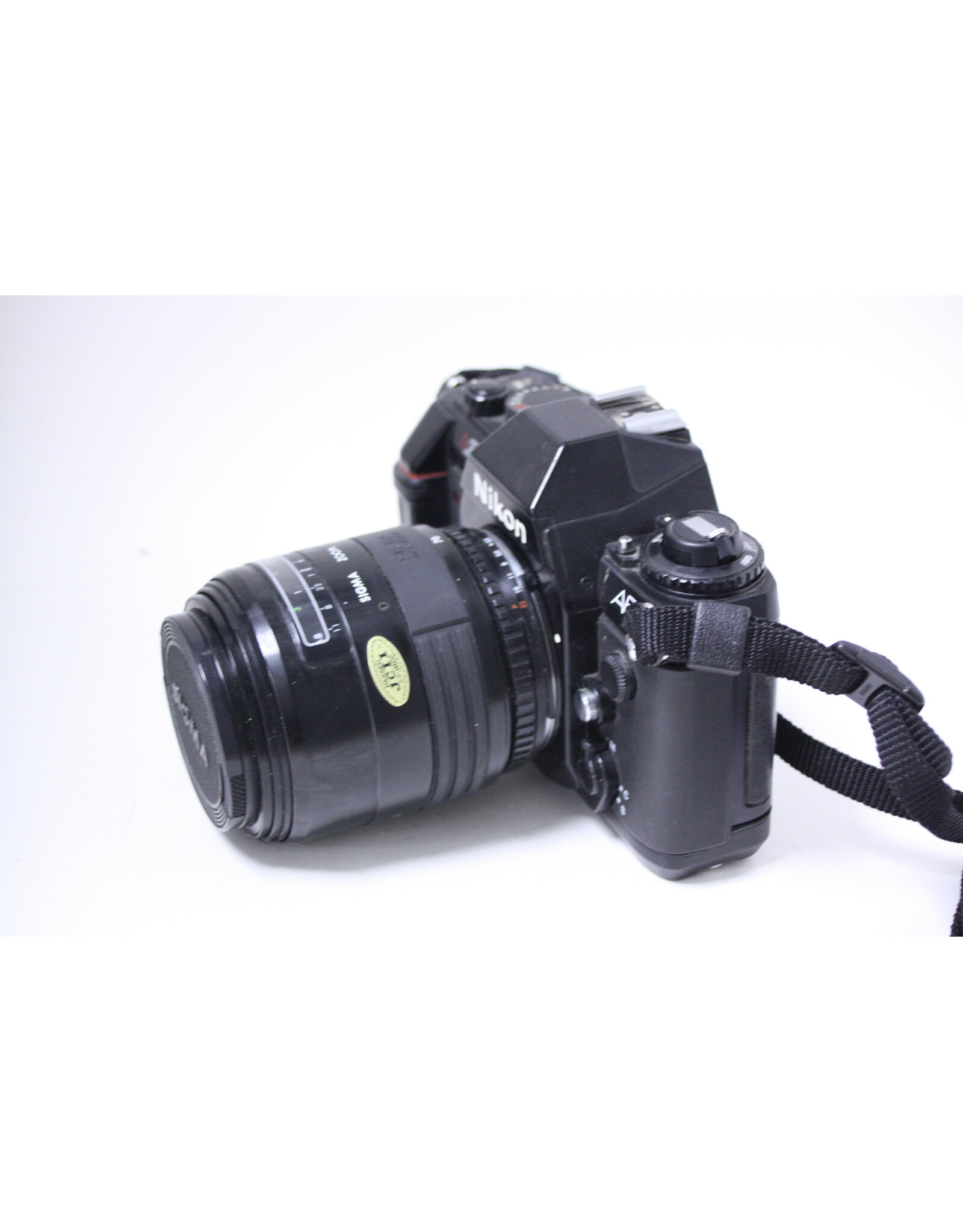 Nikon Nikon N2020 AF  35mm Film SLR Camera with Sigma 28-70mm  Lens