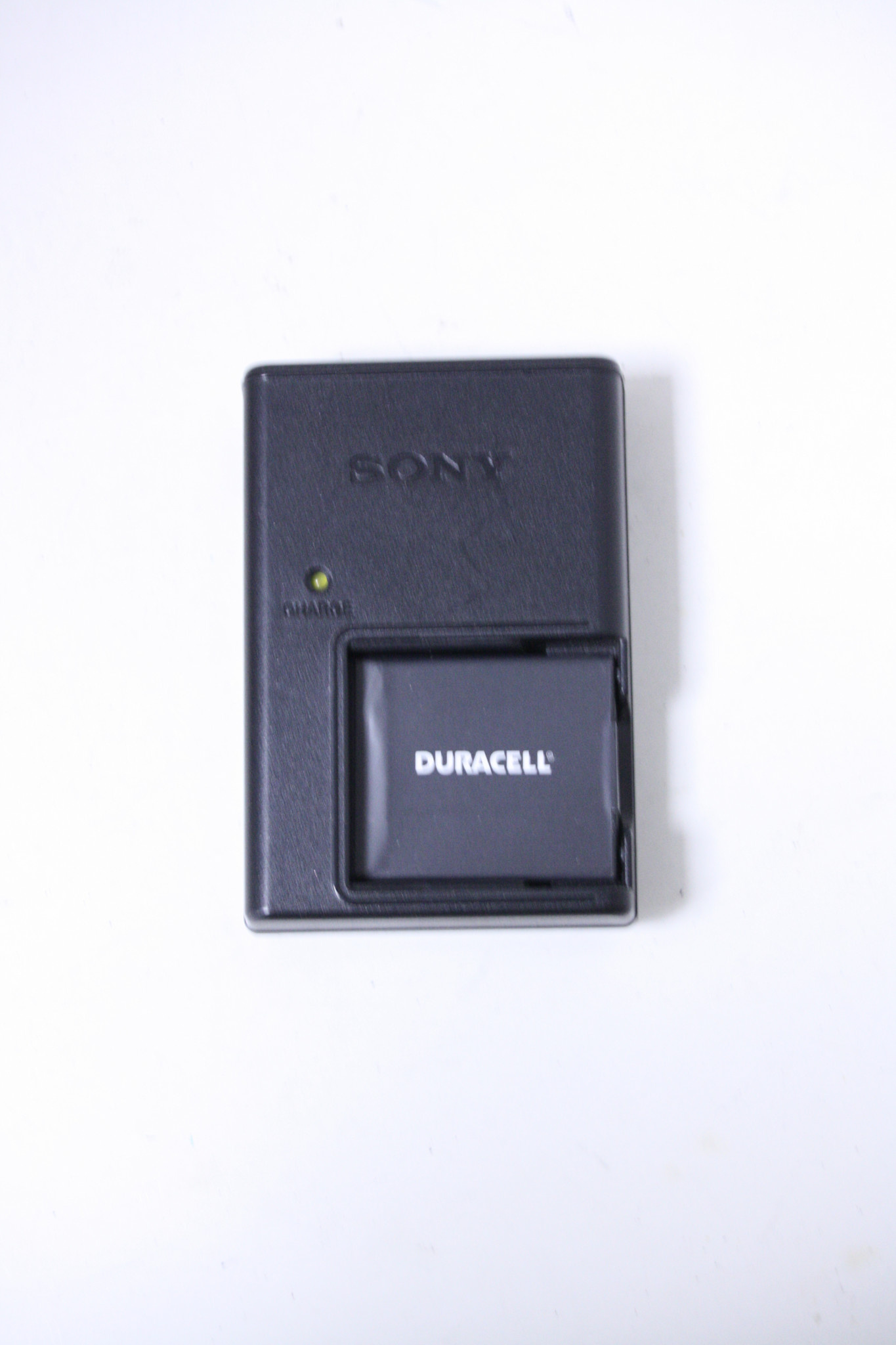Sony 148035223 BATTERY CHARGER (BC-CSD) with Battery - Camera