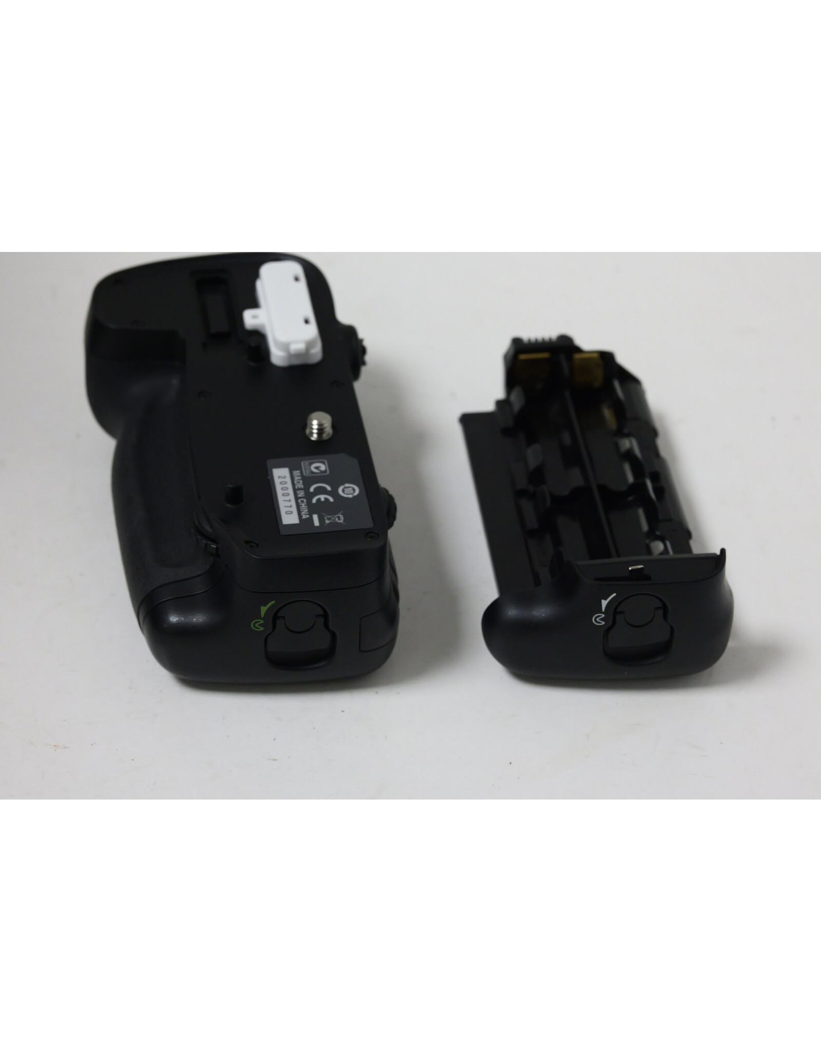 Nikon Nikon MB-D15 Multi Battery Power Pack