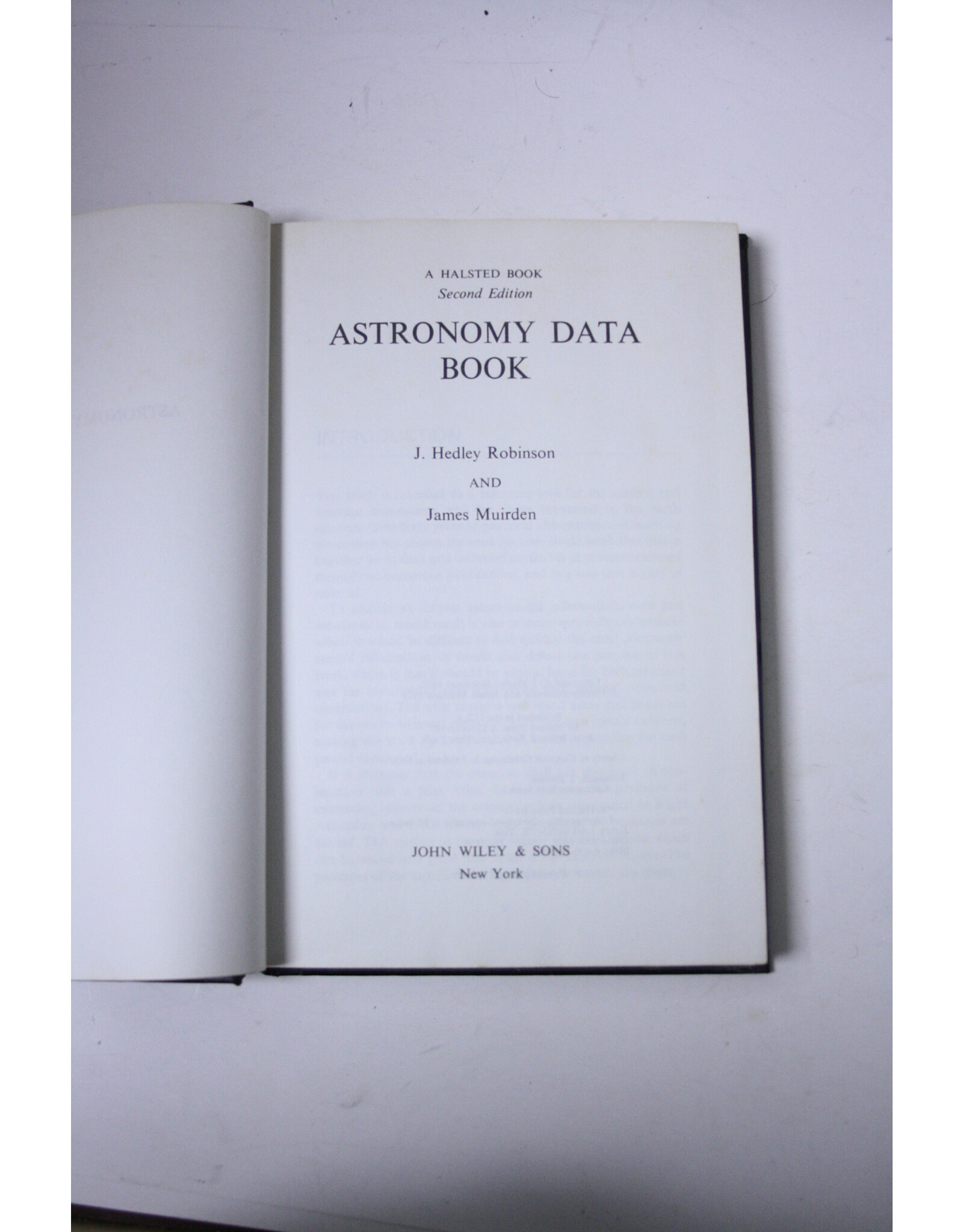 Astronomy Data Book by J. Hadley Robinson and James Muirden (Pre-Owned)