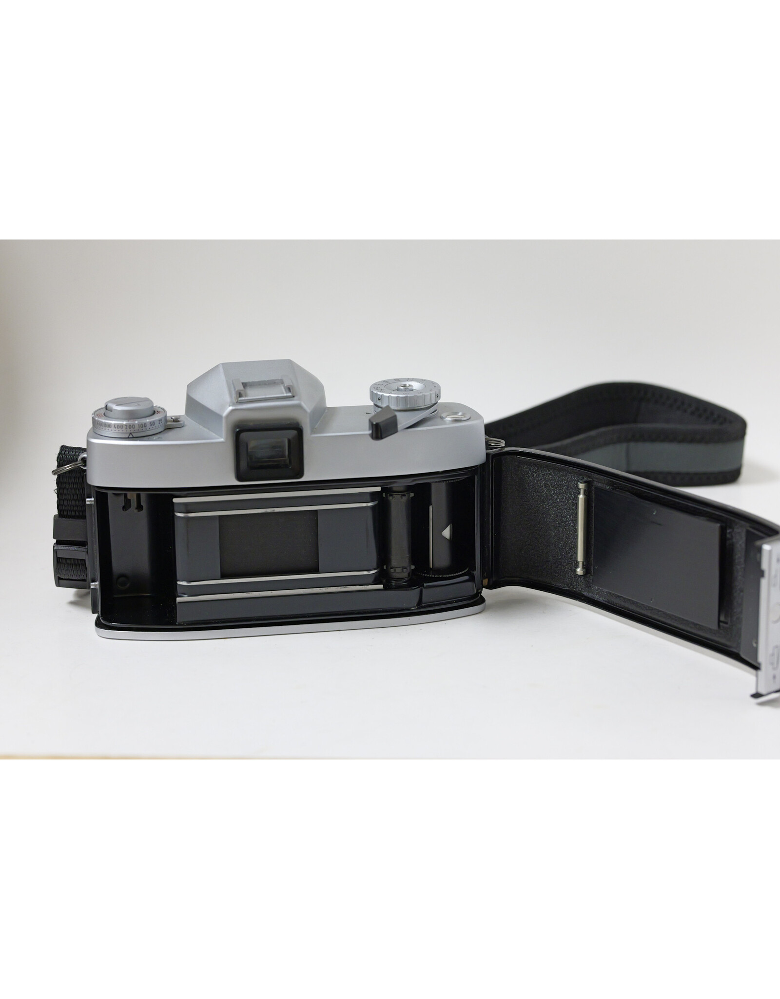 Leitz Leica Leicaflex Standard 35mm SLR Film Camera w/Summicron-R 50mm f/2.0 Leitz