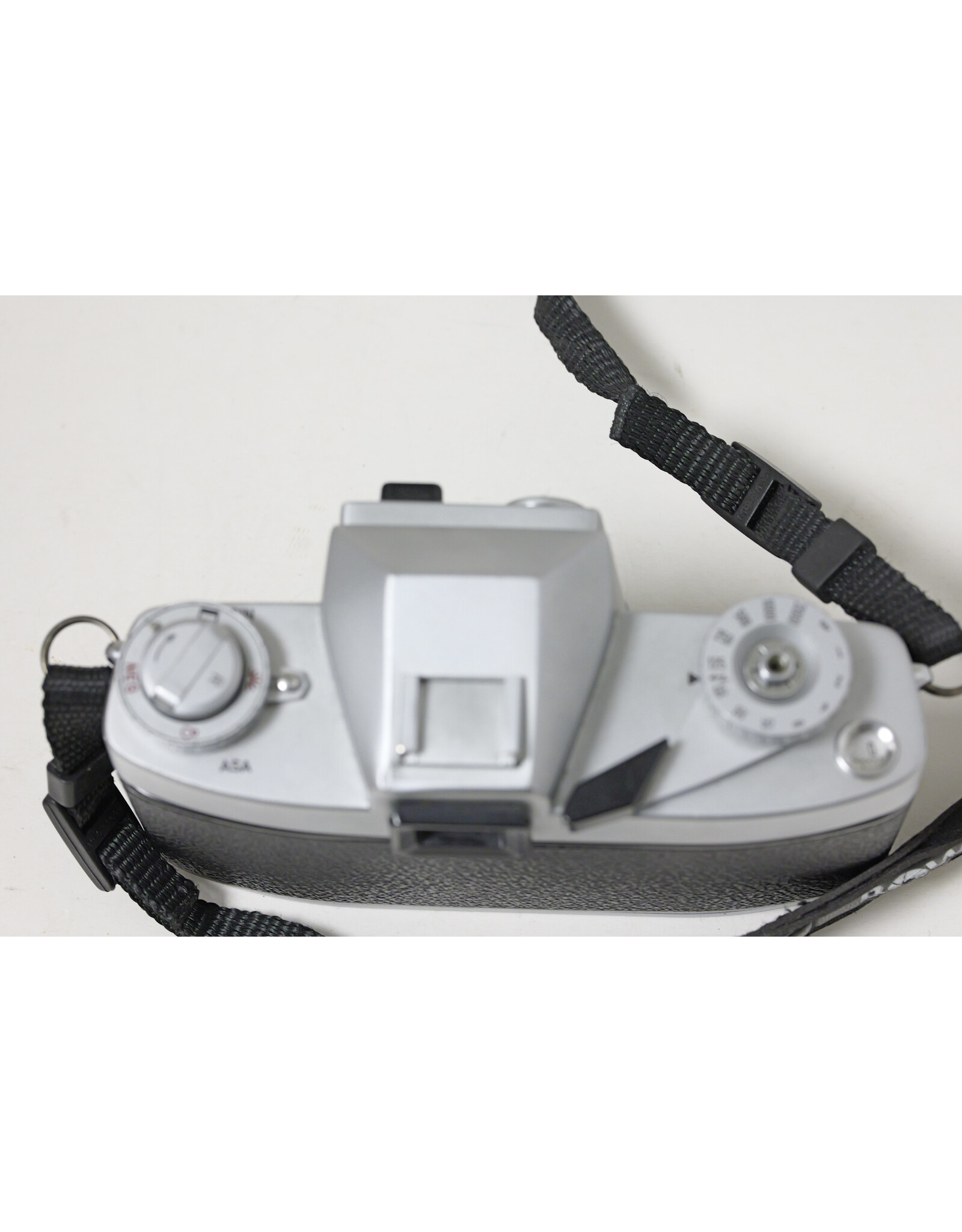 Leitz Leica Leicaflex Standard 35mm SLR Film Camera w/Summicron-R 50mm f/2.0 Leitz