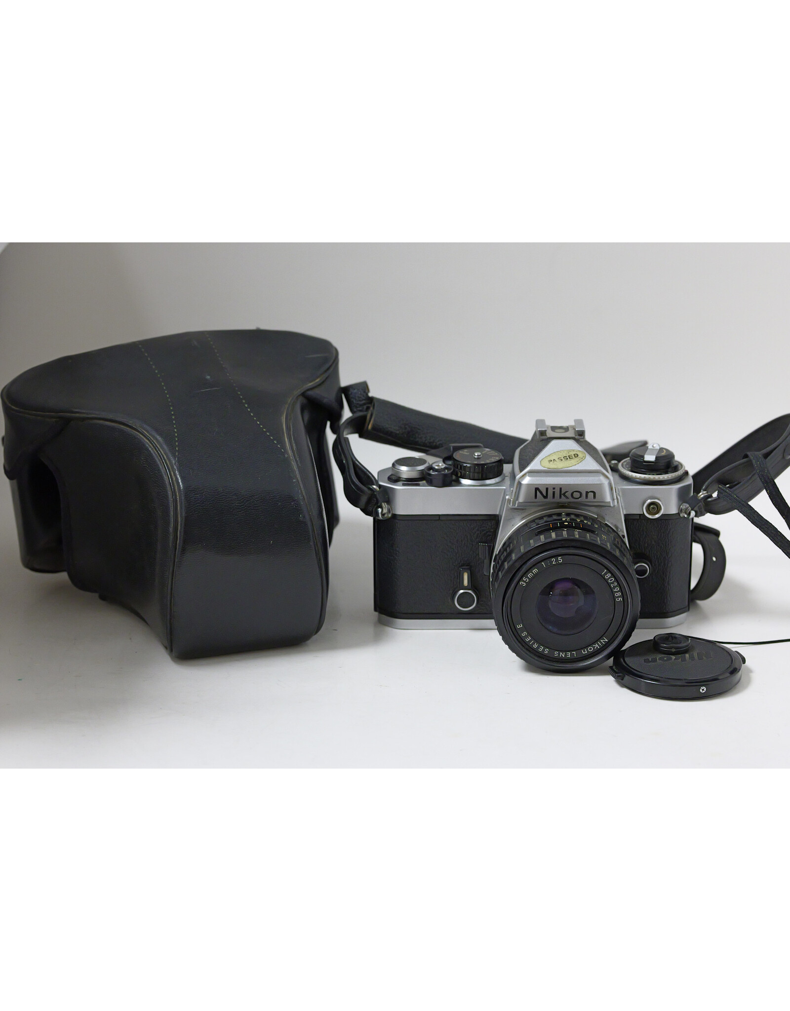 Nikon Nikon FE Chrome Body with Nikon Series E 35mm f2.5 Lens with Case