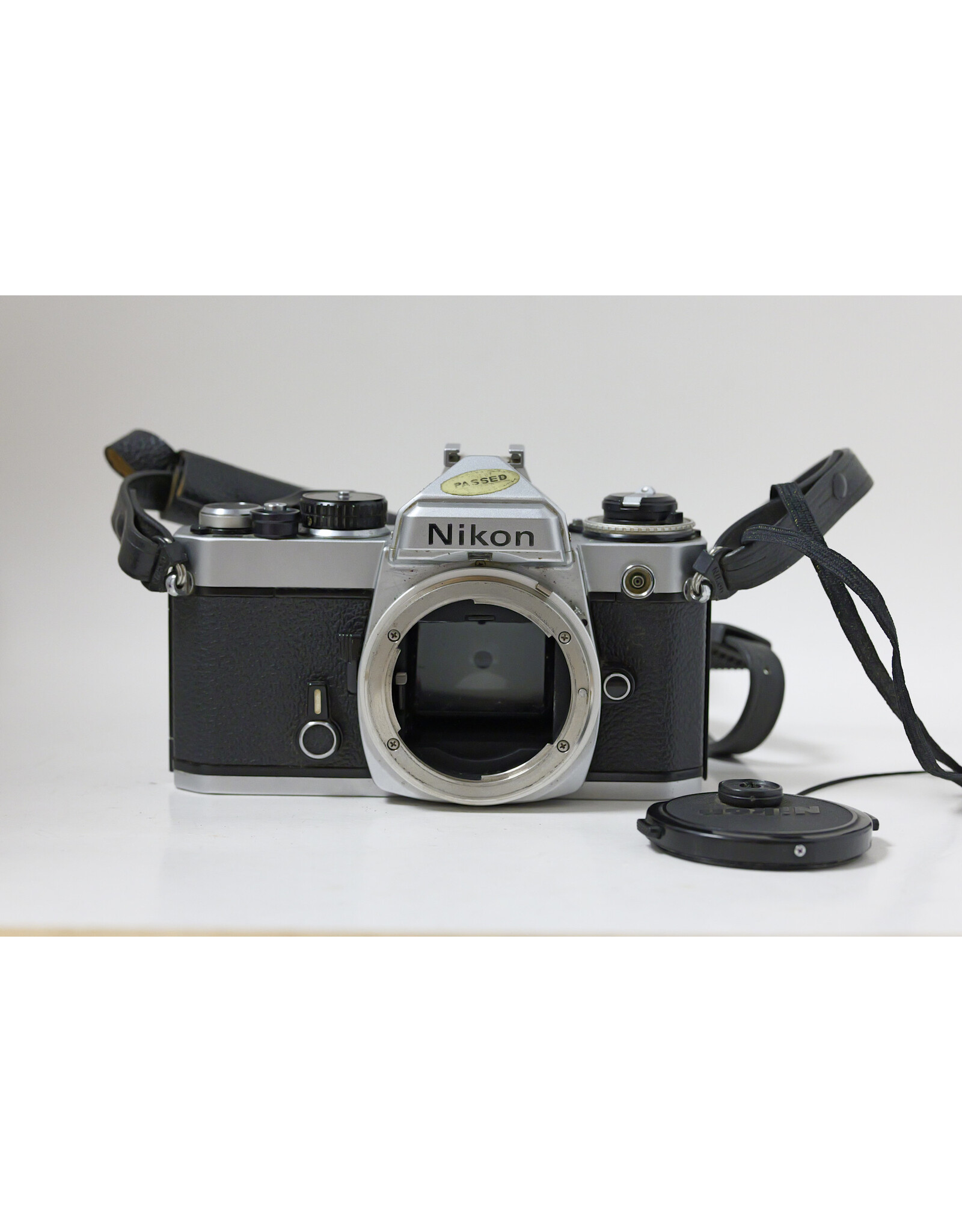 Nikon Nikon FE Chrome Body with Nikon Series E 35mm f2.5 Lens with Case