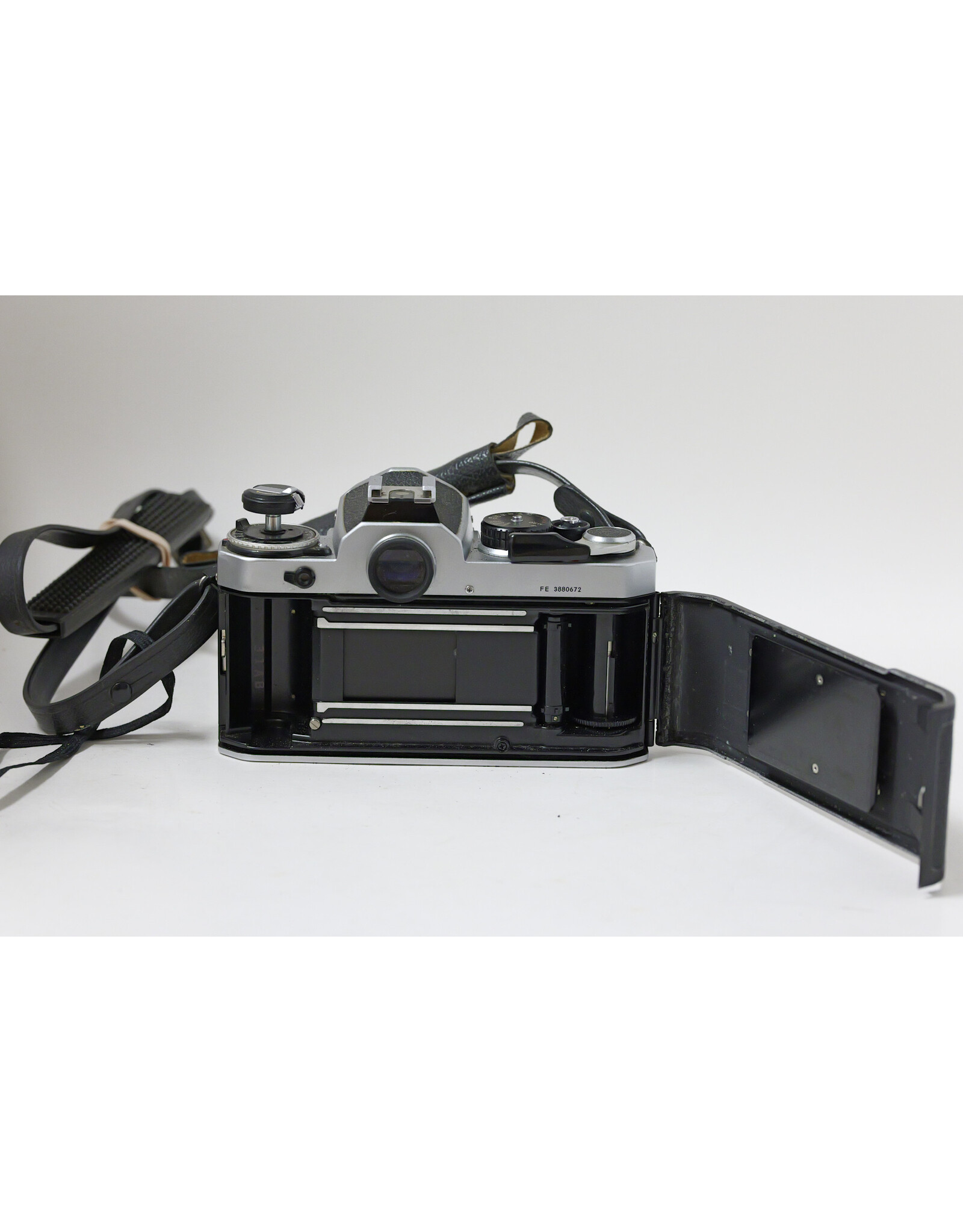 Nikon Nikon FE Chrome Body with Nikon Series E 35mm f2.5 Lens with Case