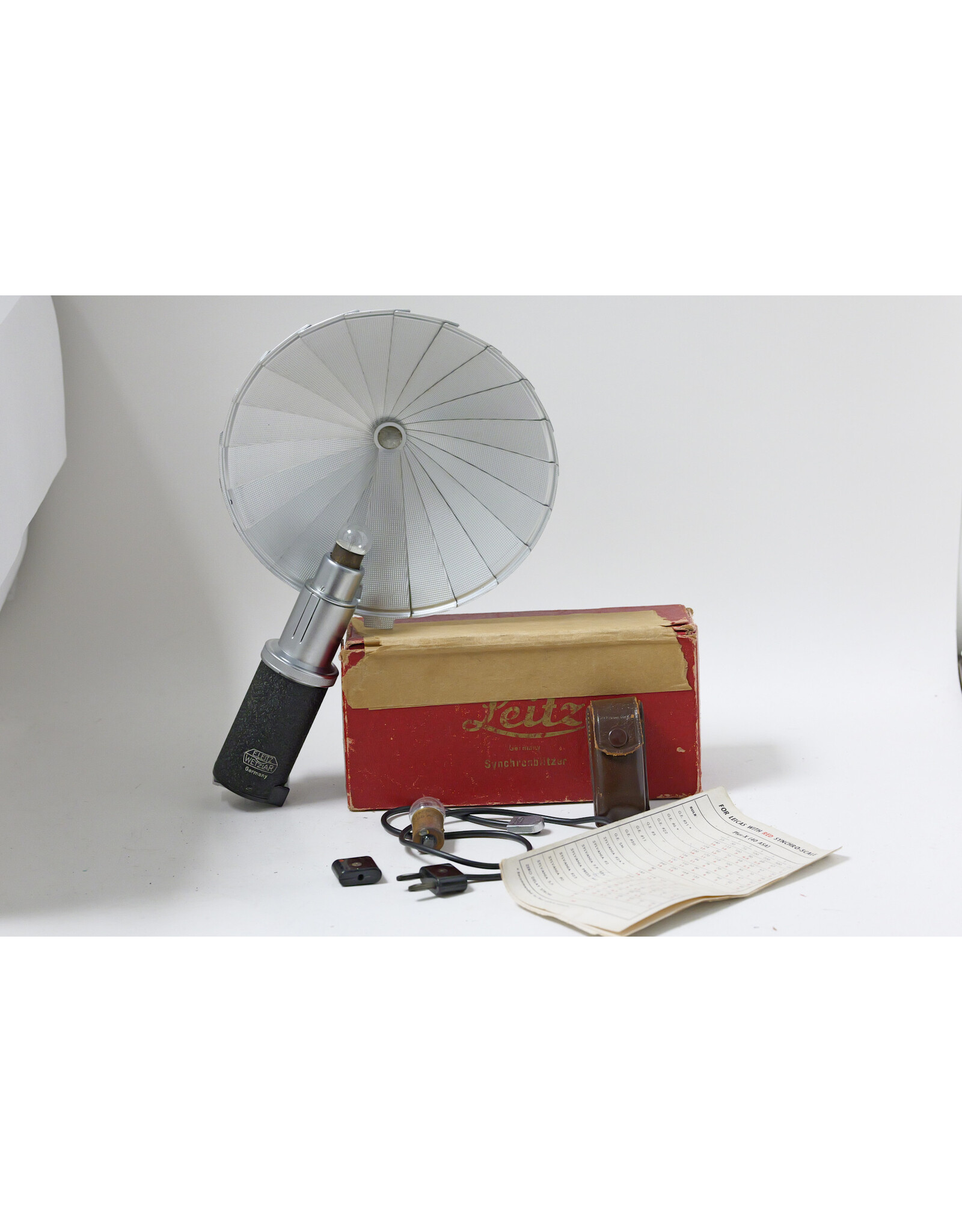 Vintage E Leitz Wetzlar Synchronblitzer Folding Leica Flash Unit Camera Untested