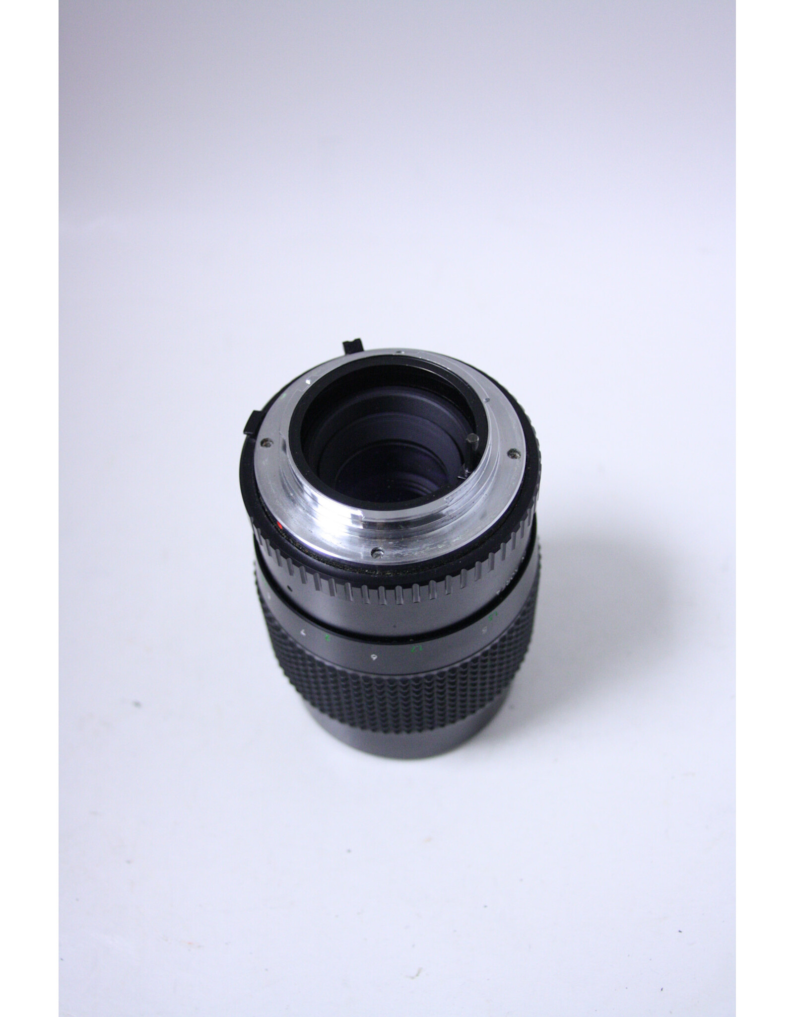 Hanimex 135mm f2.8 Lens for Manual Focus Minolta MD Mount Cameras