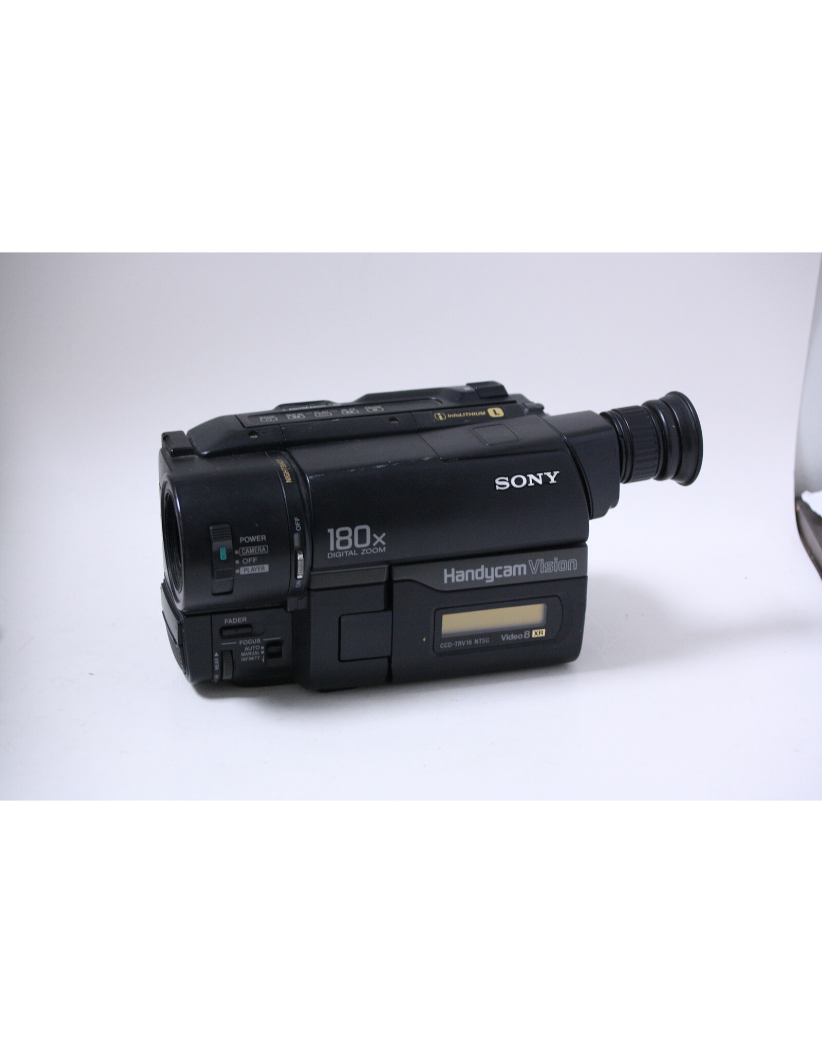 Sony Handycam CCD-TRV16 8mm Video  Camcorder