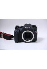 Canon Canon Rebel T5 with EF-S 18-55mm 3.5-5.6 IS and 75-300mmf4-5.6 & Case