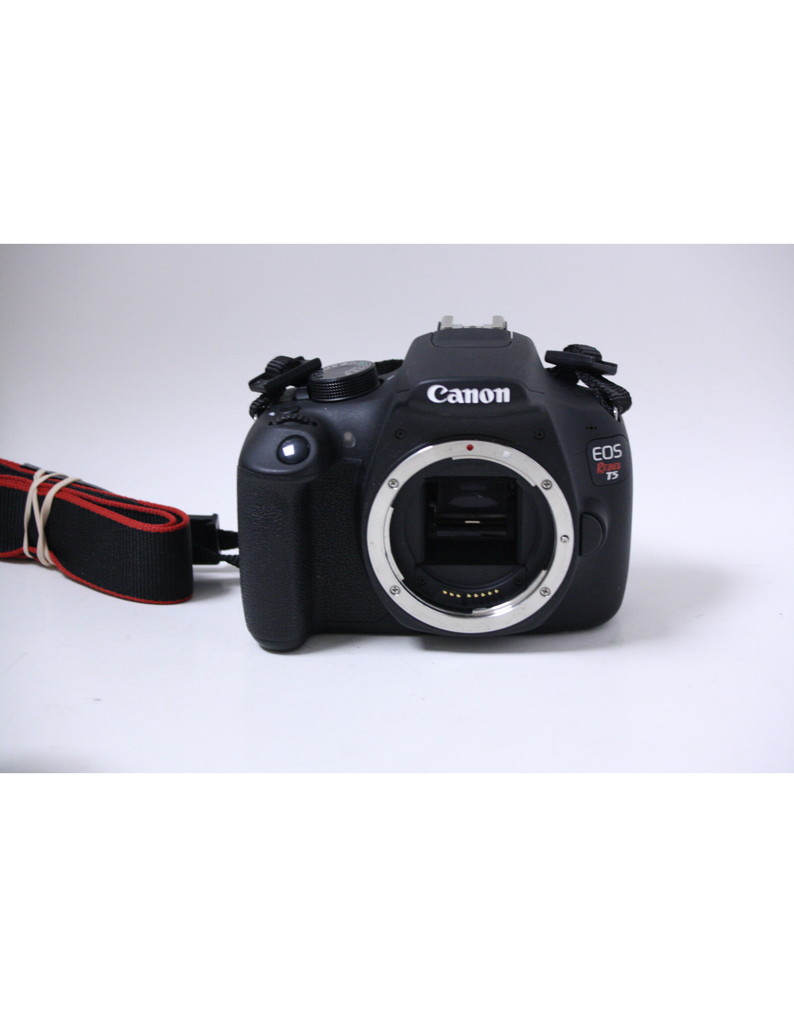 Canon Canon Rebel T5 with EF-S 18-55mm 3.5-5.6 IS and 75-300mmf4-5.6 & Case