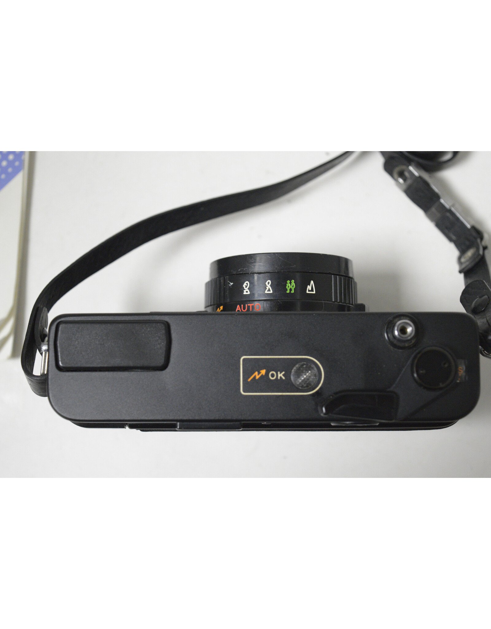 Yashica YASHICA Model 35MF 35mm CAMERA 38MM 1:2.8 Lens with Case & Instr Book (Pre-owned)