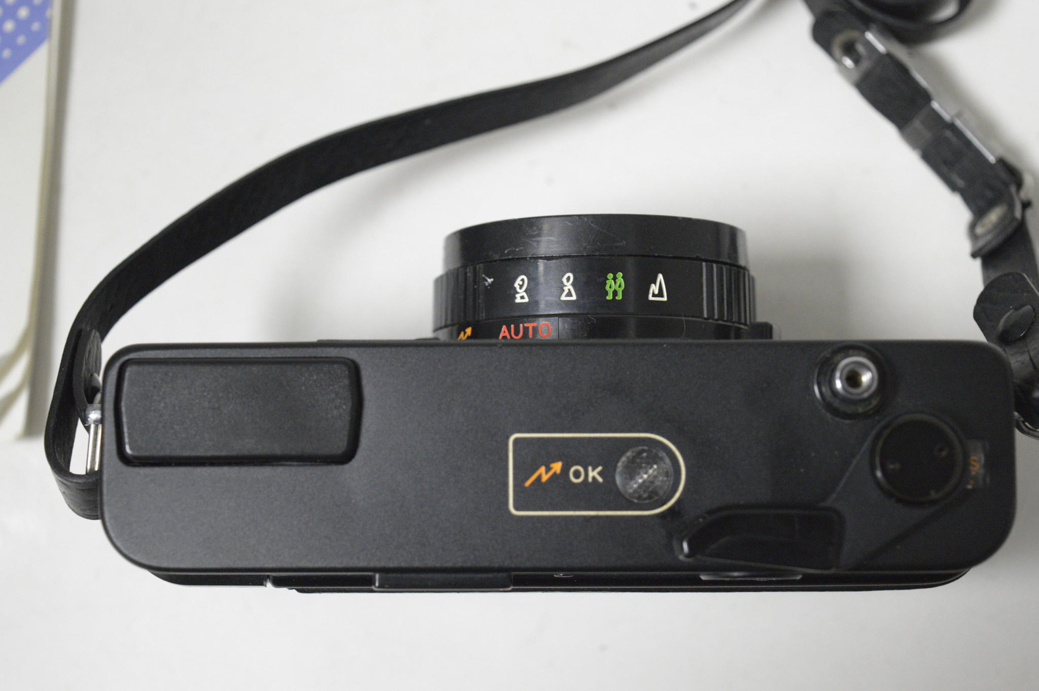 YASHICA Model 35MF 35mm CAMERA 38MM 1:2.8 Lens with Case & Instr
