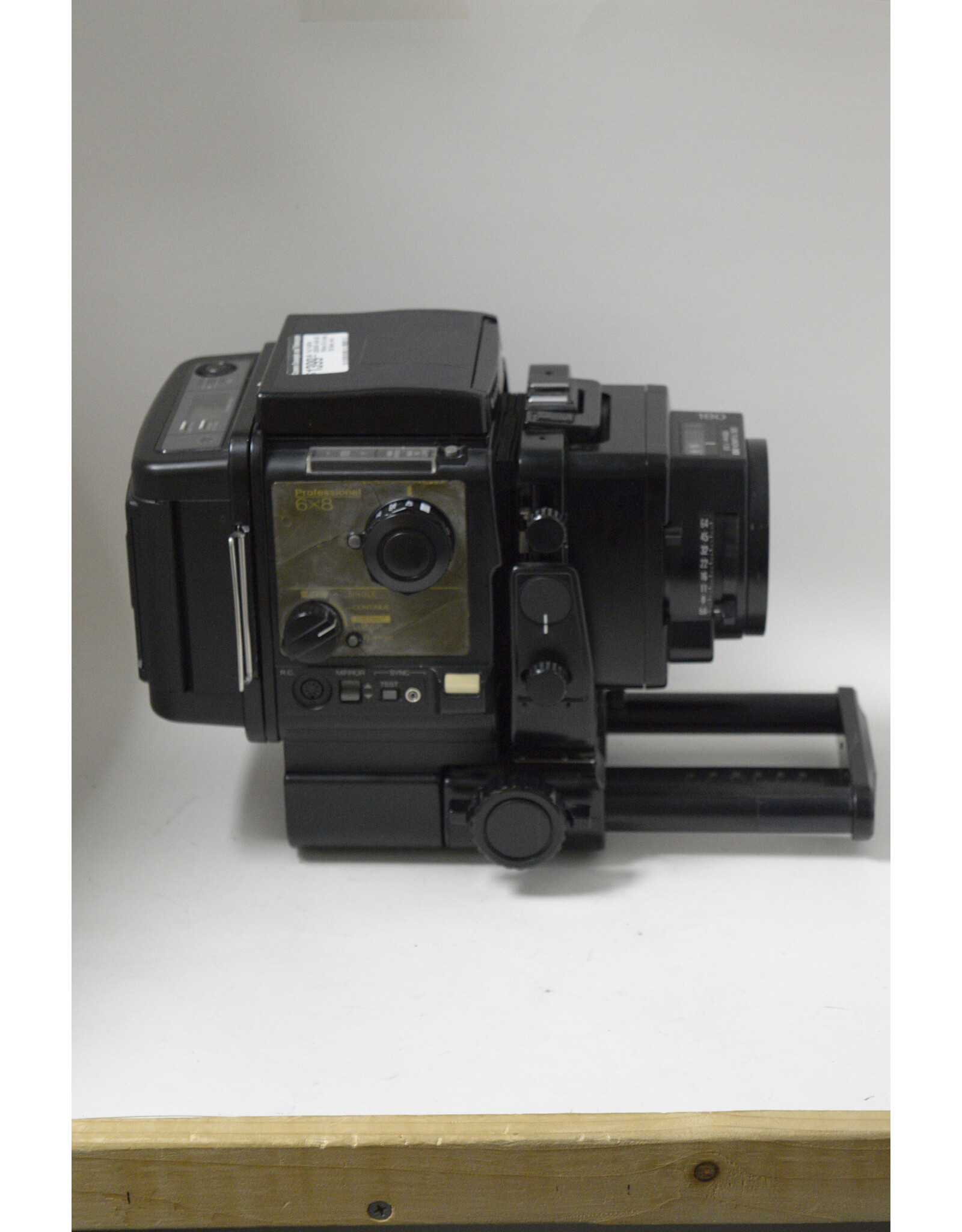 Fuji Fujifilm GX680III with GX 180mm f5.6 Lens, 120 Back  and  Waist Level Finder [Near MINT]