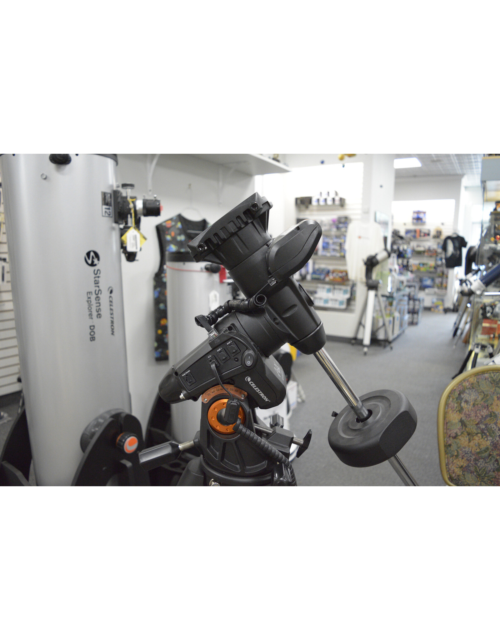 Celestron [SOLD} Celestron AVX Mount with Dec Cable, DC Cord and Spreader and Computer Hand Control (Pre-owned)