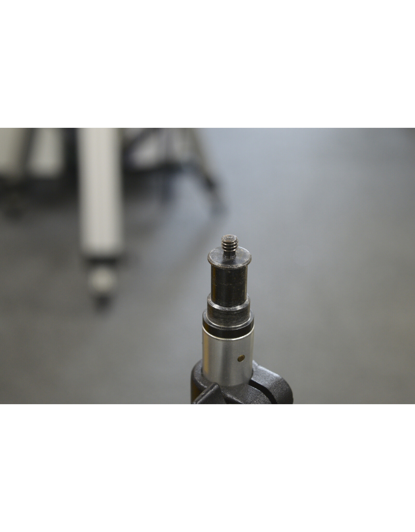 Bogen/Manfrotto Manfrotto/Bogen 3086 Professional 8' Foot Light Stand/Tripod Aluminum Italy (Pre-owned)