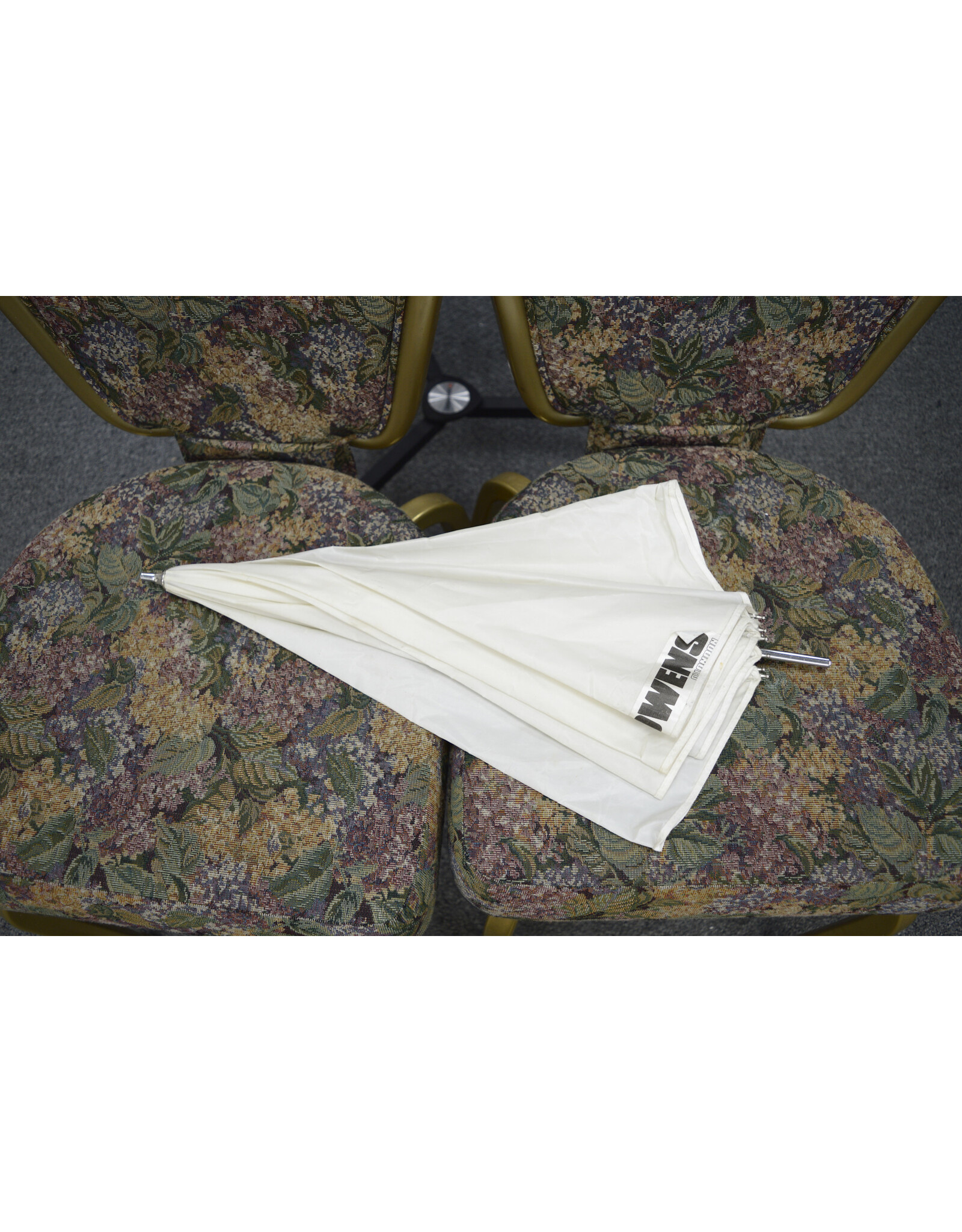 Bowens Bowens 32 Inch White Diffused Umbrella (Pre-owned)