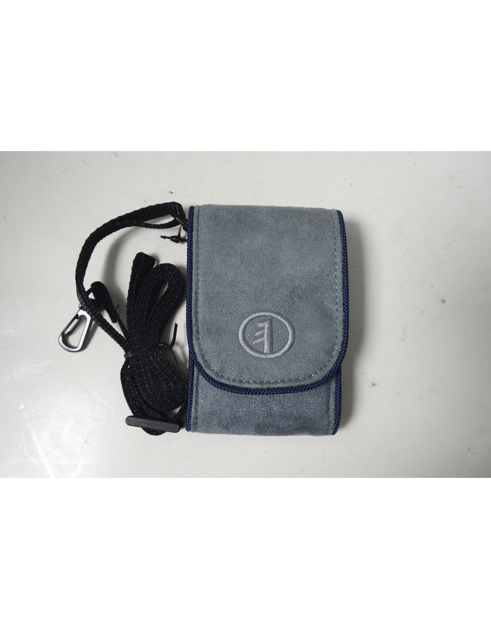 Canon Canon PowerShot SD1000 Digital Elph Silver 7.1 MP Camera Battery Charger LIKE NEW!