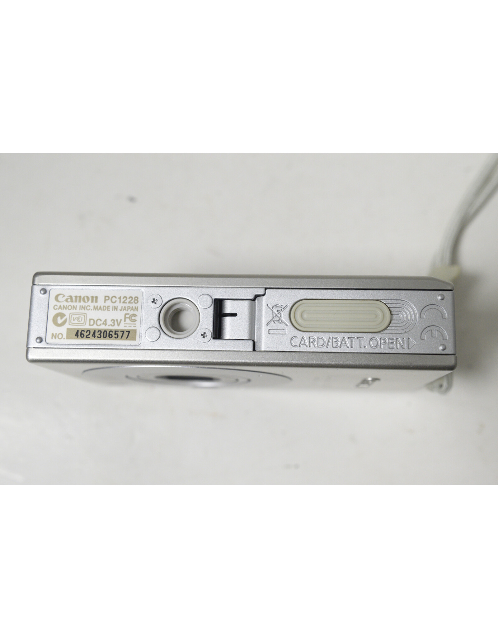 Canon Canon PowerShot SD1000 Digital Elph Silver 7.1 MP Camera Battery Charger LIKE NEW!