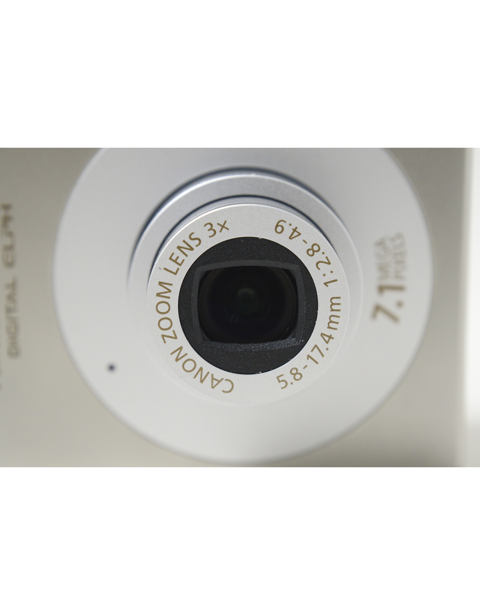 Canon Canon PowerShot SD1000 Digital Elph Silver 7.1 MP Camera Battery Charger LIKE NEW!