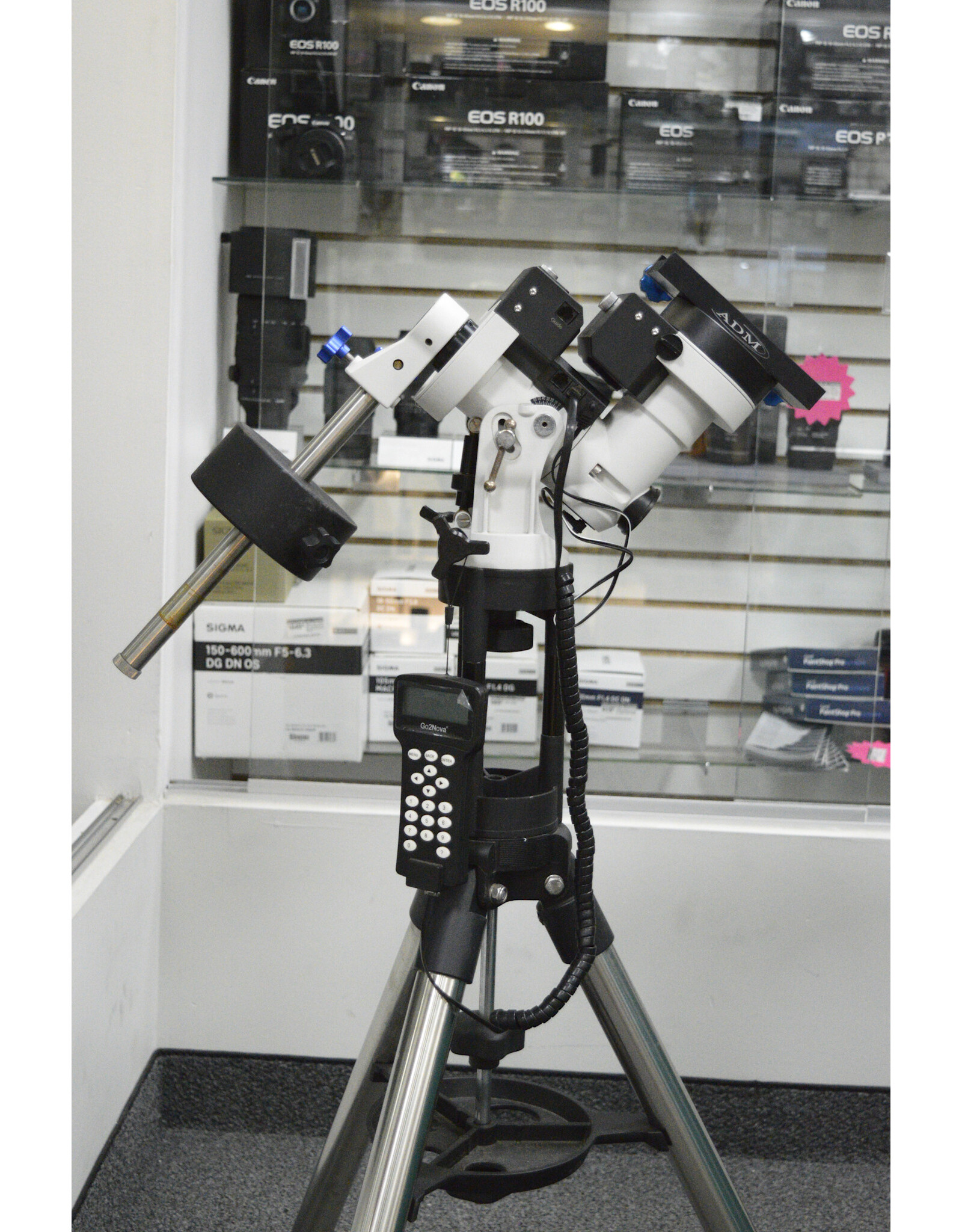 iOptron iOptron CEM25 Mount with Tripod and Hard Case (Pre-Owned)