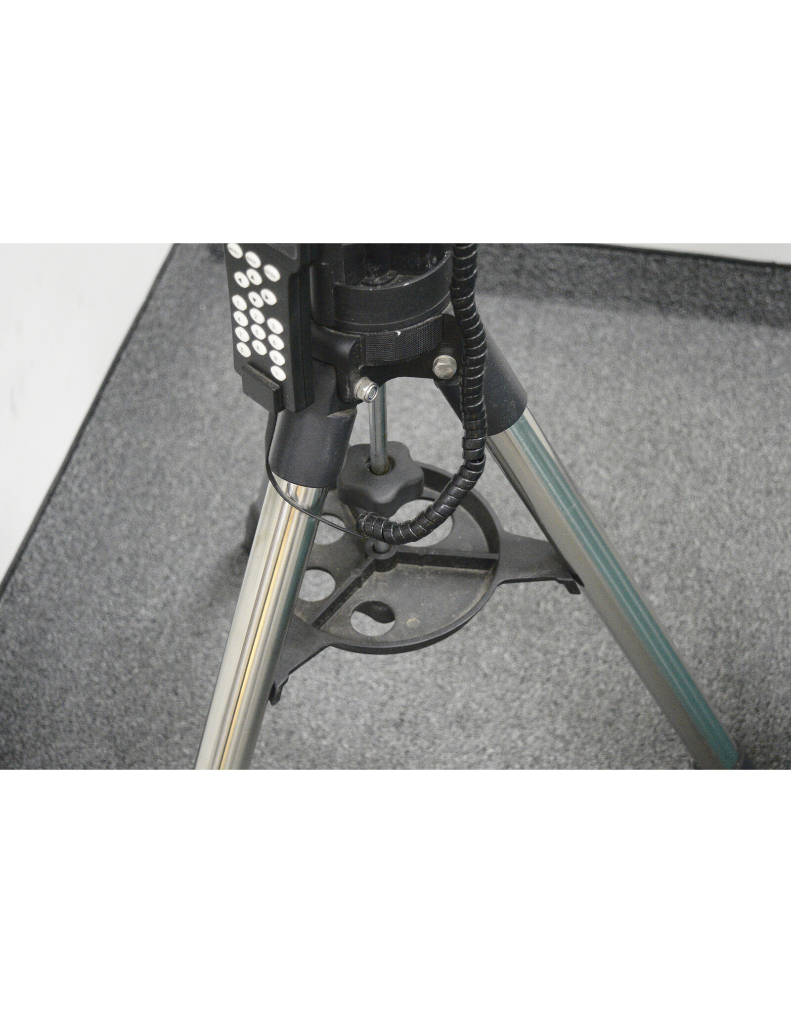 iOptron iOptron CEM25 Mount with Tripod and Hard Case (Pre-Owned)