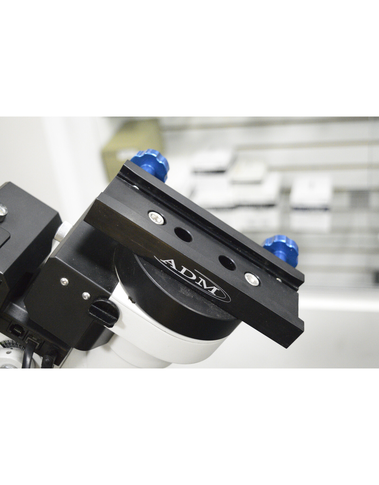 iOptron iOptron CEM25 Mount with Tripod and Hard Case (Pre-Owned)