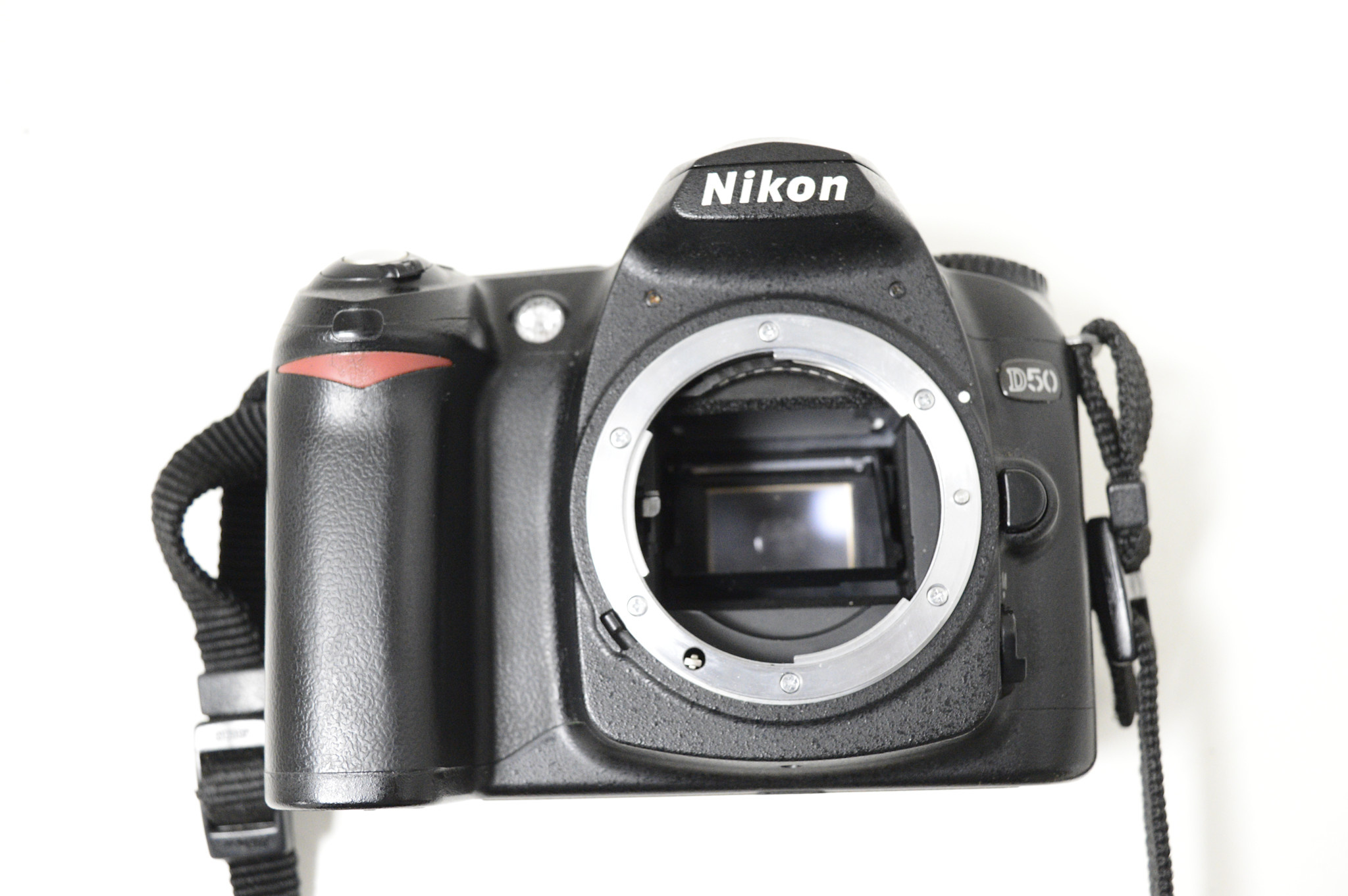 Nikon D50 DSLR Camera with Nikkor 18-55mm DX Lens with Carry Case