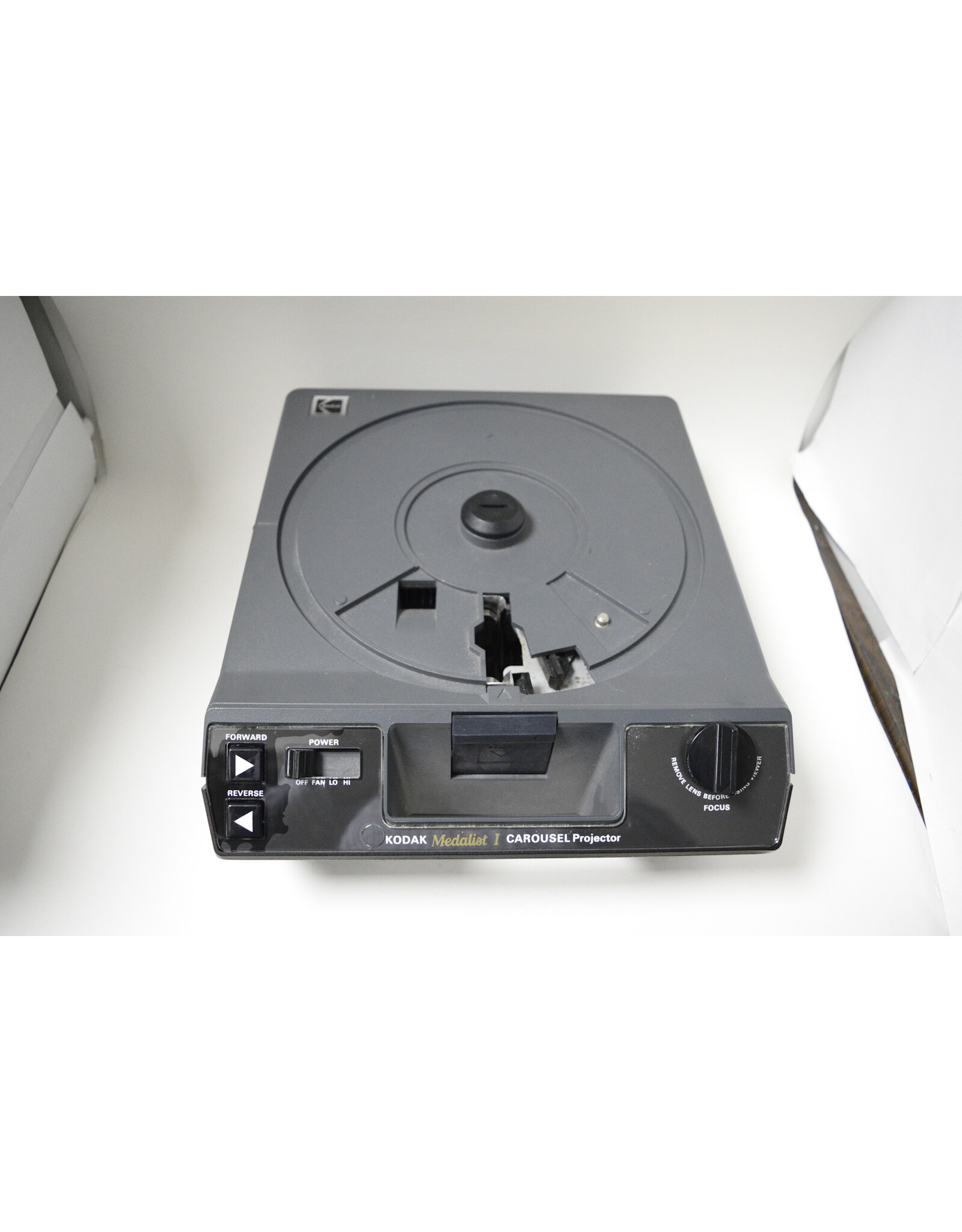 Kodak Medalist I 35mm Carousel Slide Projector with remote  (FULLY TESTED)