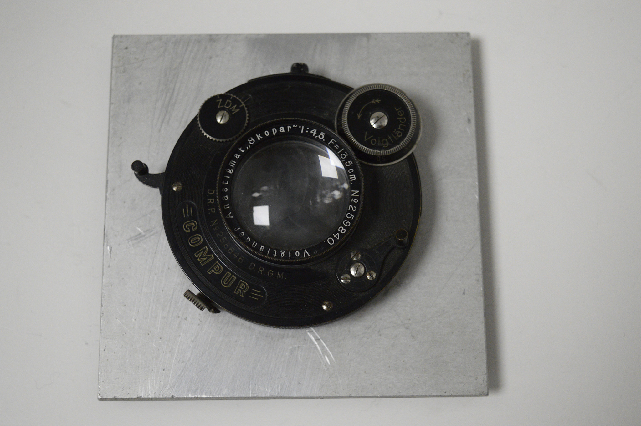 Voigtlander-Anastigmat Skopar 135mm f4.5 Lens & Voigtlander Compur