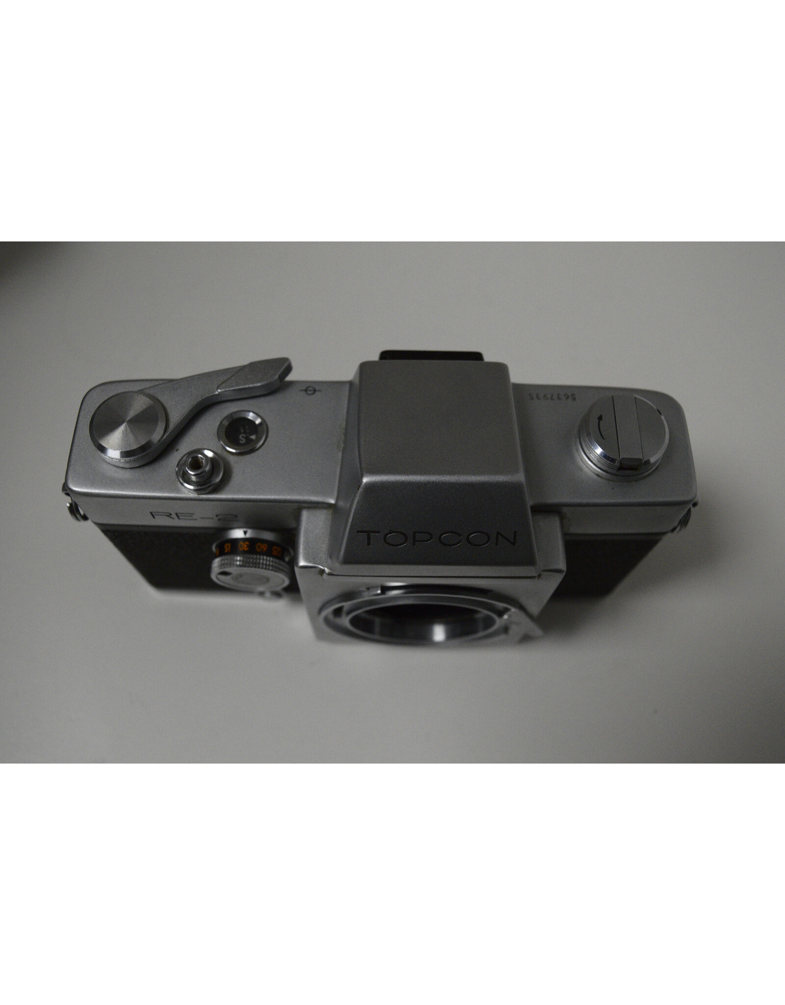 Topcon TOPCON RE-2 Silver 35 mm SLR Film Camera with rexatar 200mm f3.5 Lens