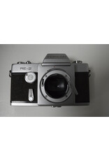 Topcon TOPCON RE-2 Silver 35 mm SLR Film Camera with rexatar 200mm f3.5 Lens