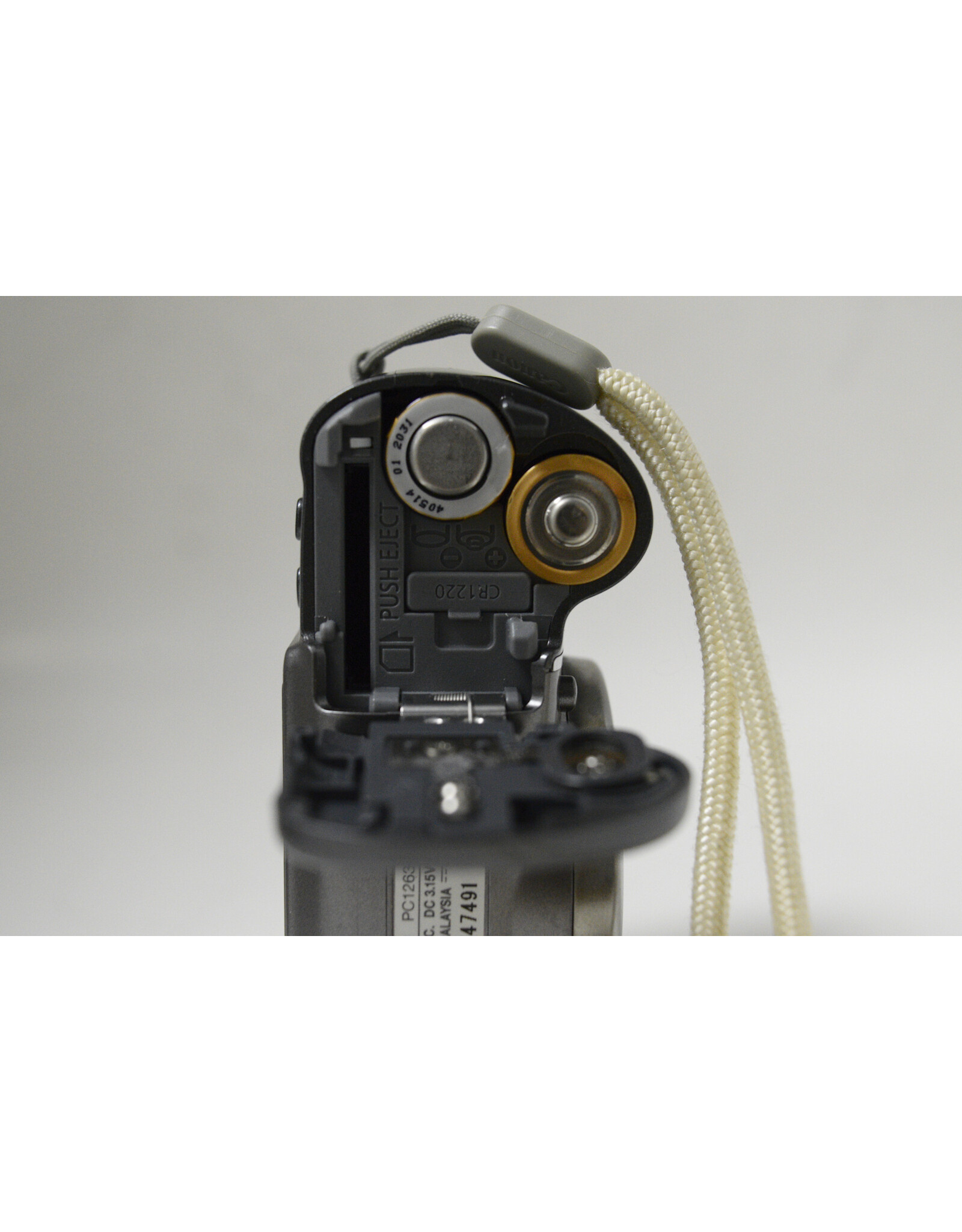 Canon Canon PowerShot A590 IS 8.0MP Digital Camera Gray - Tested & Working