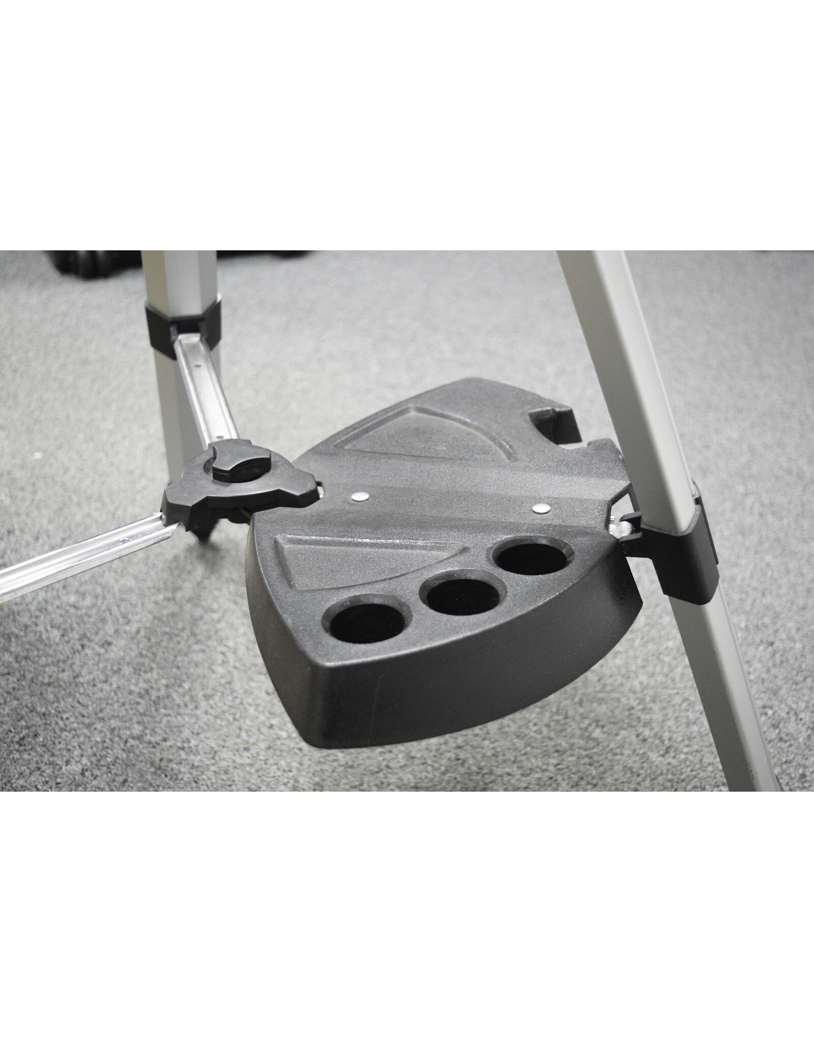 Meade Meade Tripod for StarNavigator Series with Eyepiece Tray (Pre-owned)