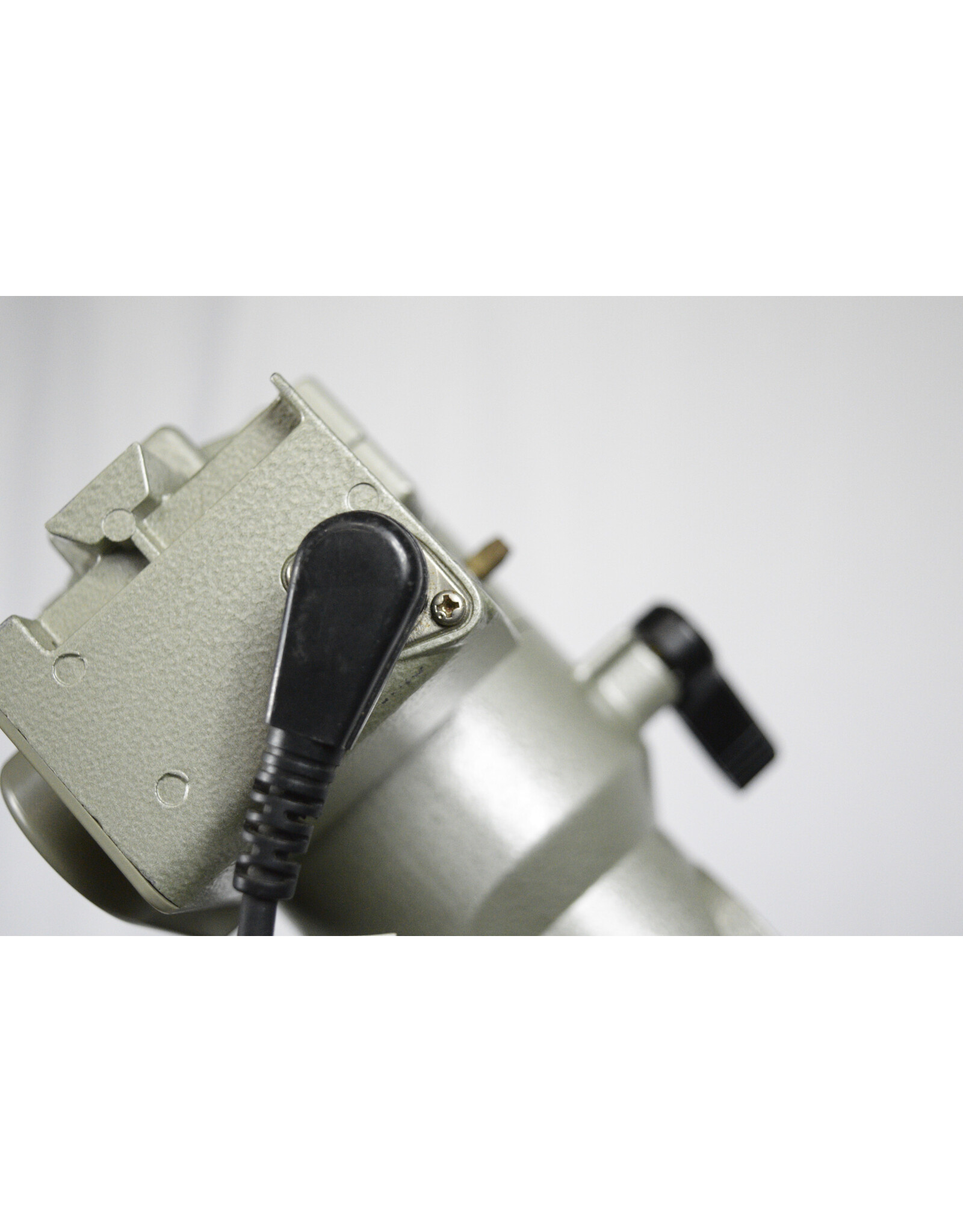 Orion/Vixen Vixen GP Mount with Tripod, weights, motors installed, with WORKING  hand Paddle