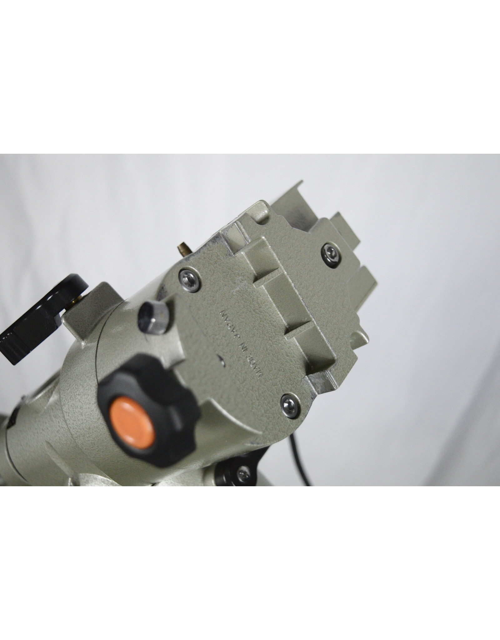 Orion/Vixen Vixen GP Mount with Tripod, weights, motors installed, with WORKING  hand Paddle