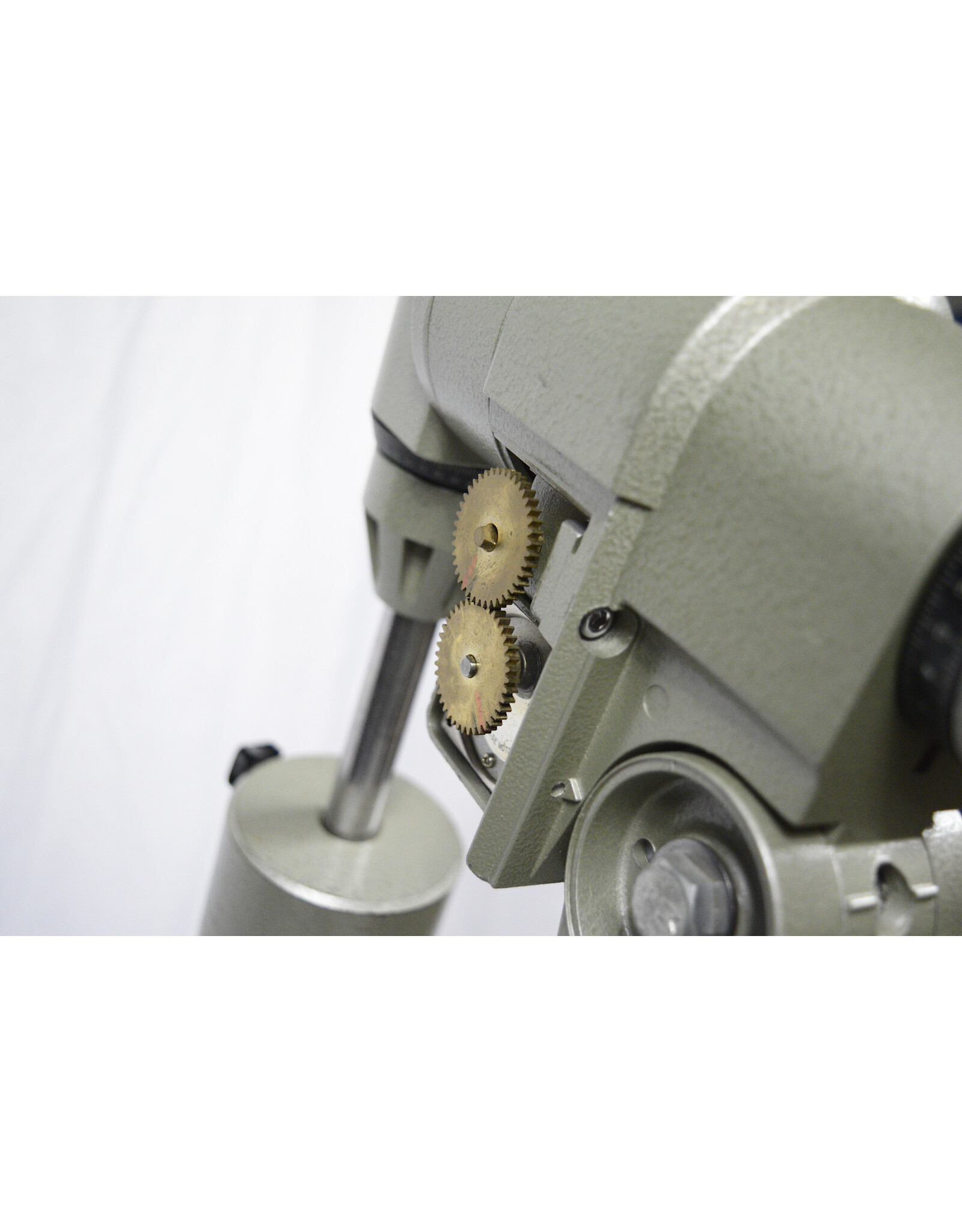 Orion/Vixen Vixen GP Mount with Tripod, weights, motors installed, no hand Paddle