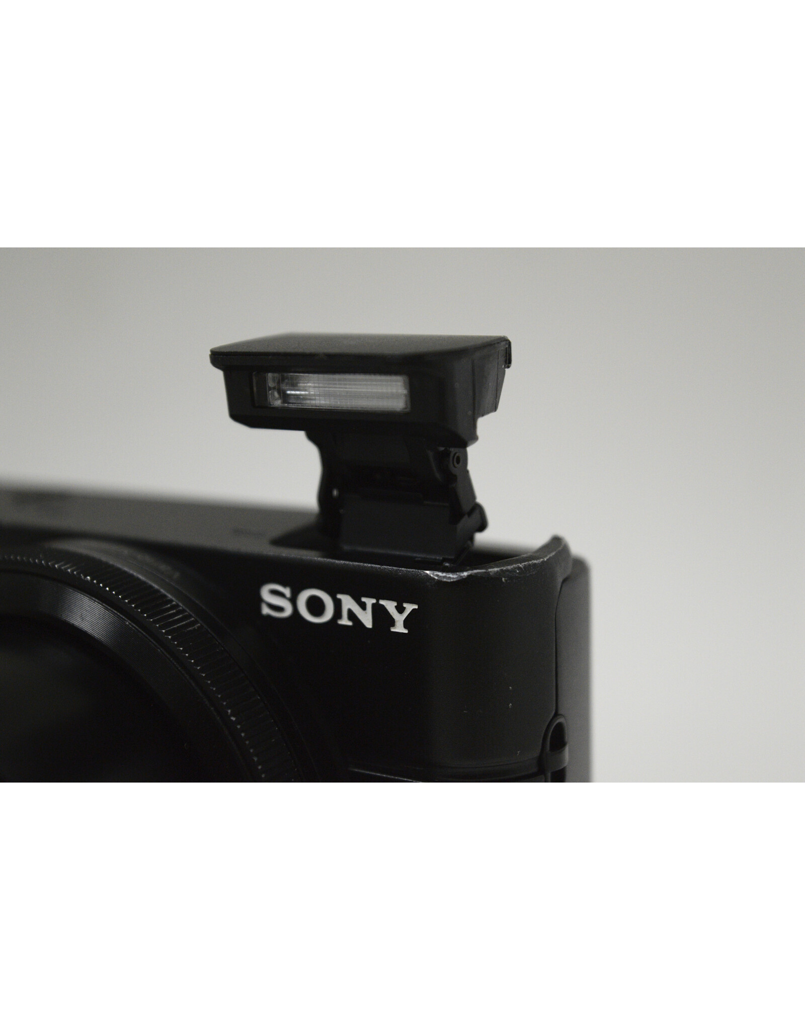 Sony Cybershot DSC-RX100 Point and shoot camera (Pre-Owned)