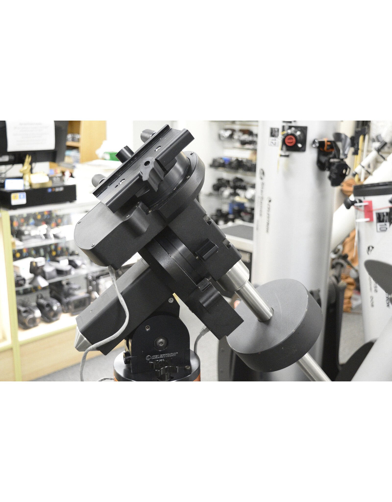 Celestron Celestron CGE Motorized Equatorial Telescope Mount w/ Super HD Tripod - 91524 (Pre-owned)