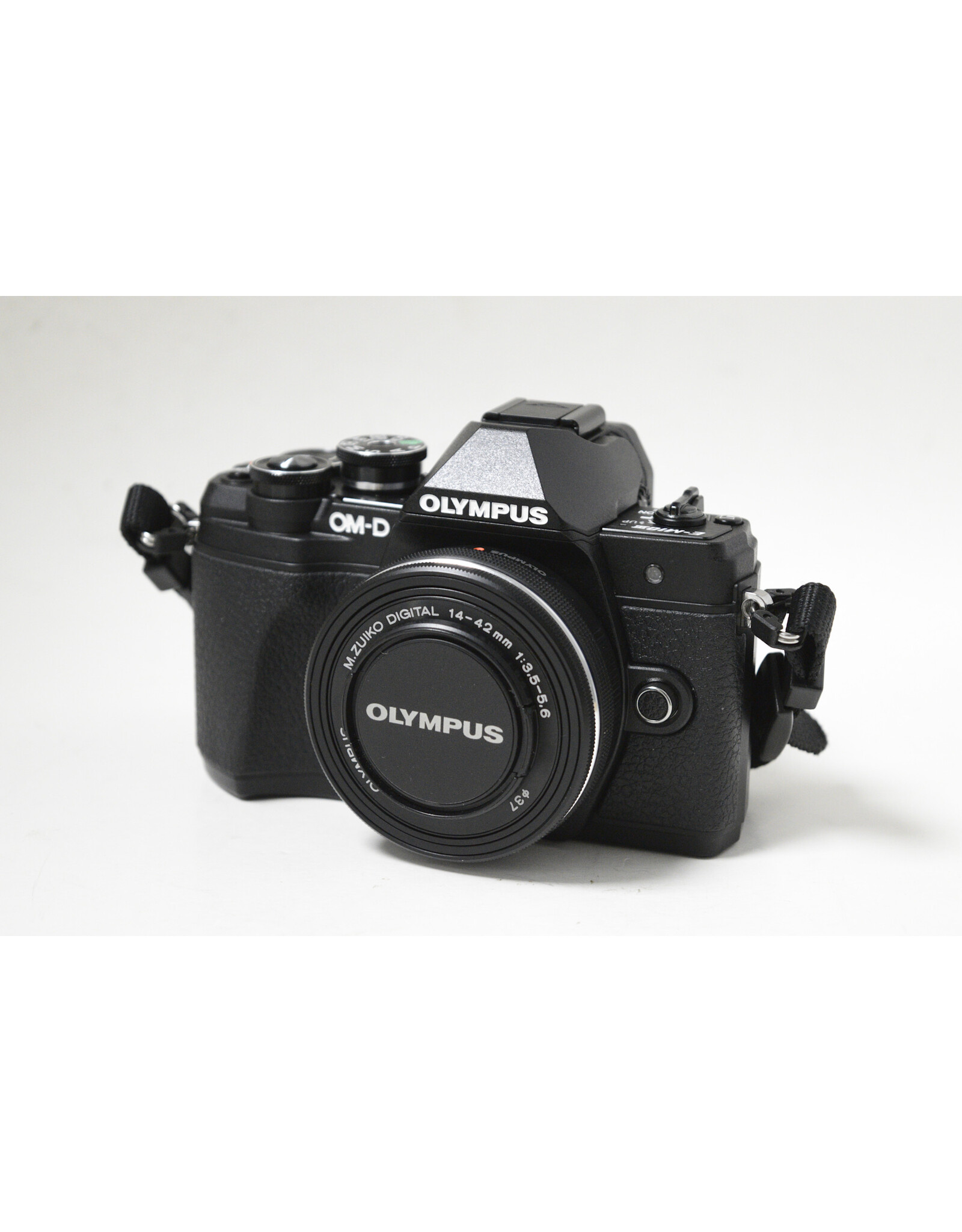 Olympus OM-D E-M10 Mark III 16.1MP Mirrorless Digital Camera with M.Zuiko 14-42mm 3.5-5.6 Lens (Pre-Owned)