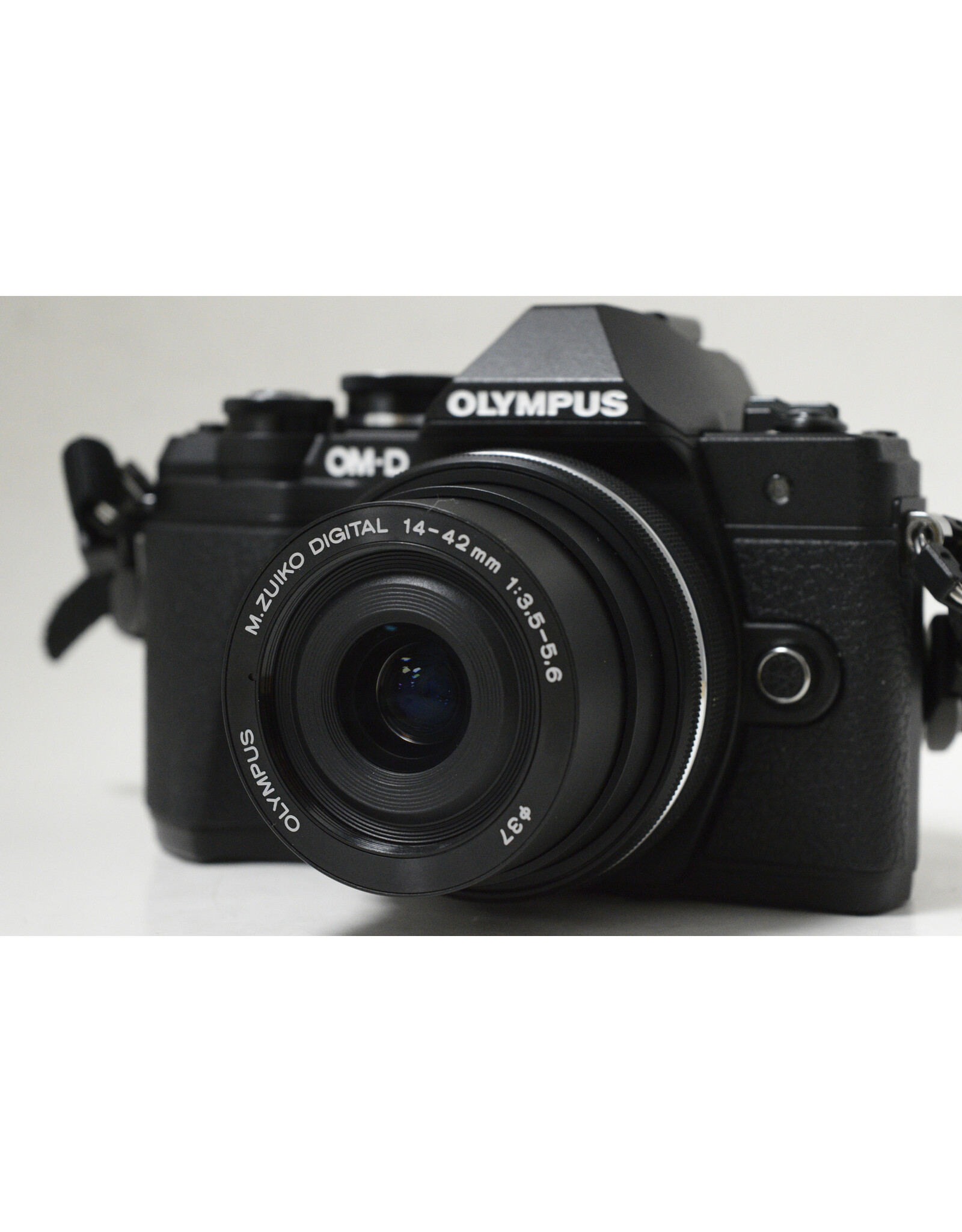 Olympus OM-D E-M10 Mark III 16.1MP Mirrorless Digital Camera with M.Zuiko 14-42mm 3.5-5.6 Lens (Pre-Owned)