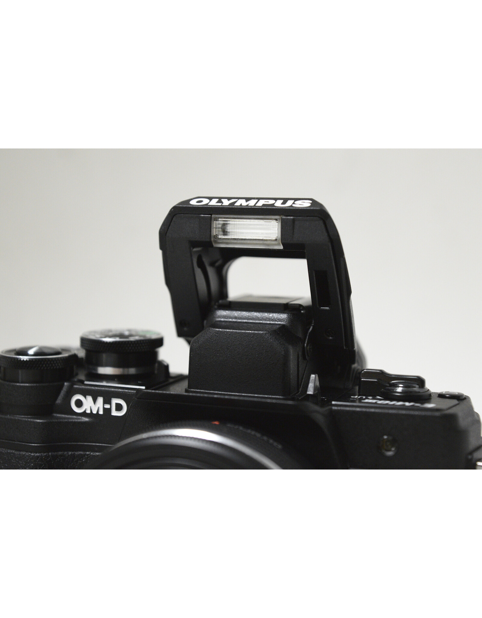 Olympus OM-D E-M10 Mark III 16.1MP Mirrorless Digital Camera with M.Zuiko 14-42mm 3.5-5.6 Lens (Pre-Owned)