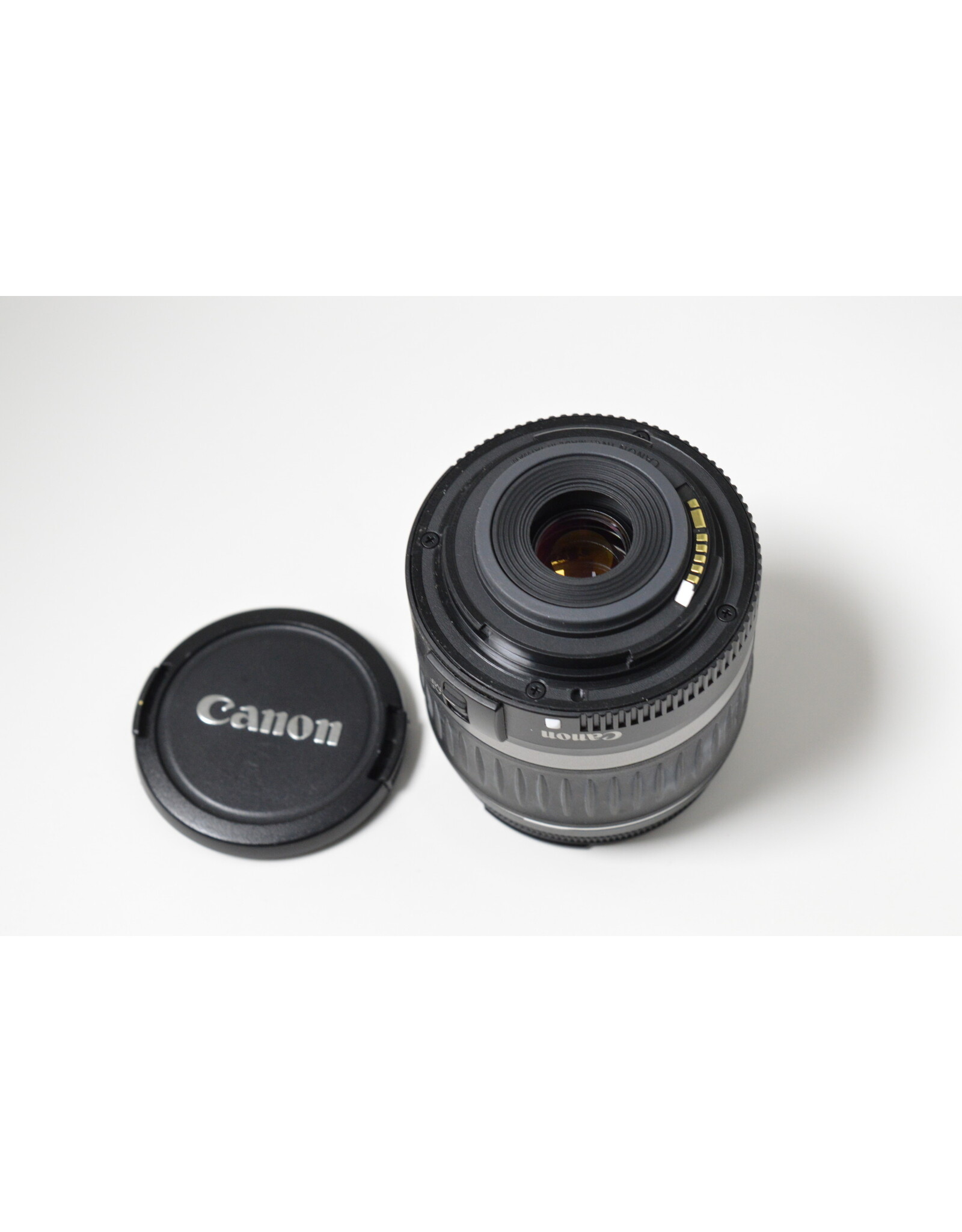 Canon CANON REBEL XT 8MP DSLR w/18-55mm Lens, battery and Charger (Pre-owned)