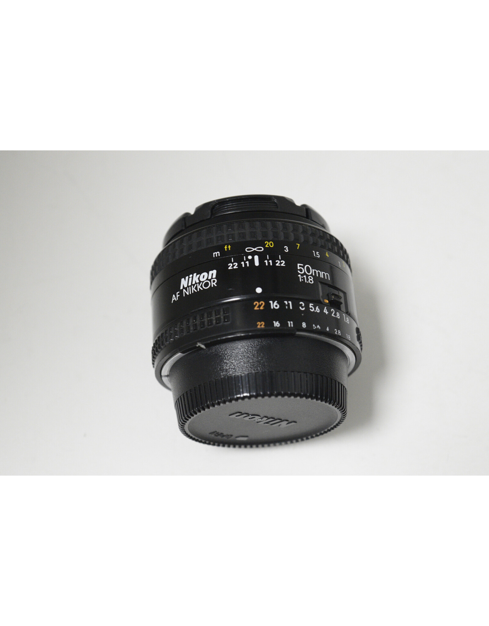 Nikon Nikon D800 w/ 50mm 1.8 and Meike 85mm 1.8, Kastar Battery Grip, Charger, Vangaurd Bag, Rode Video Mic Go II